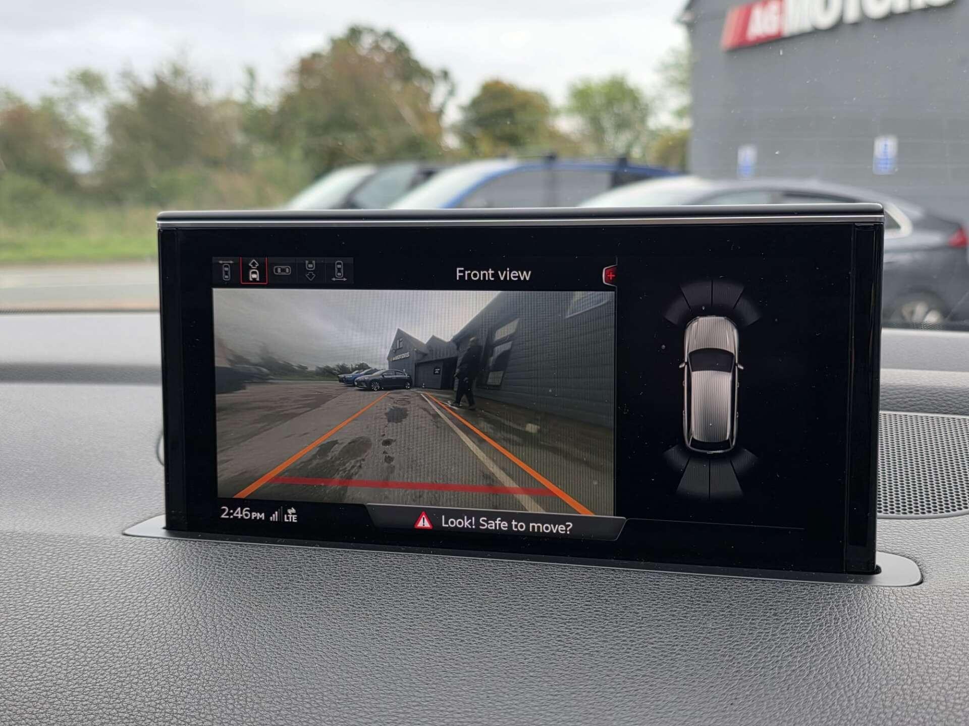 Audi SQ7 view 37