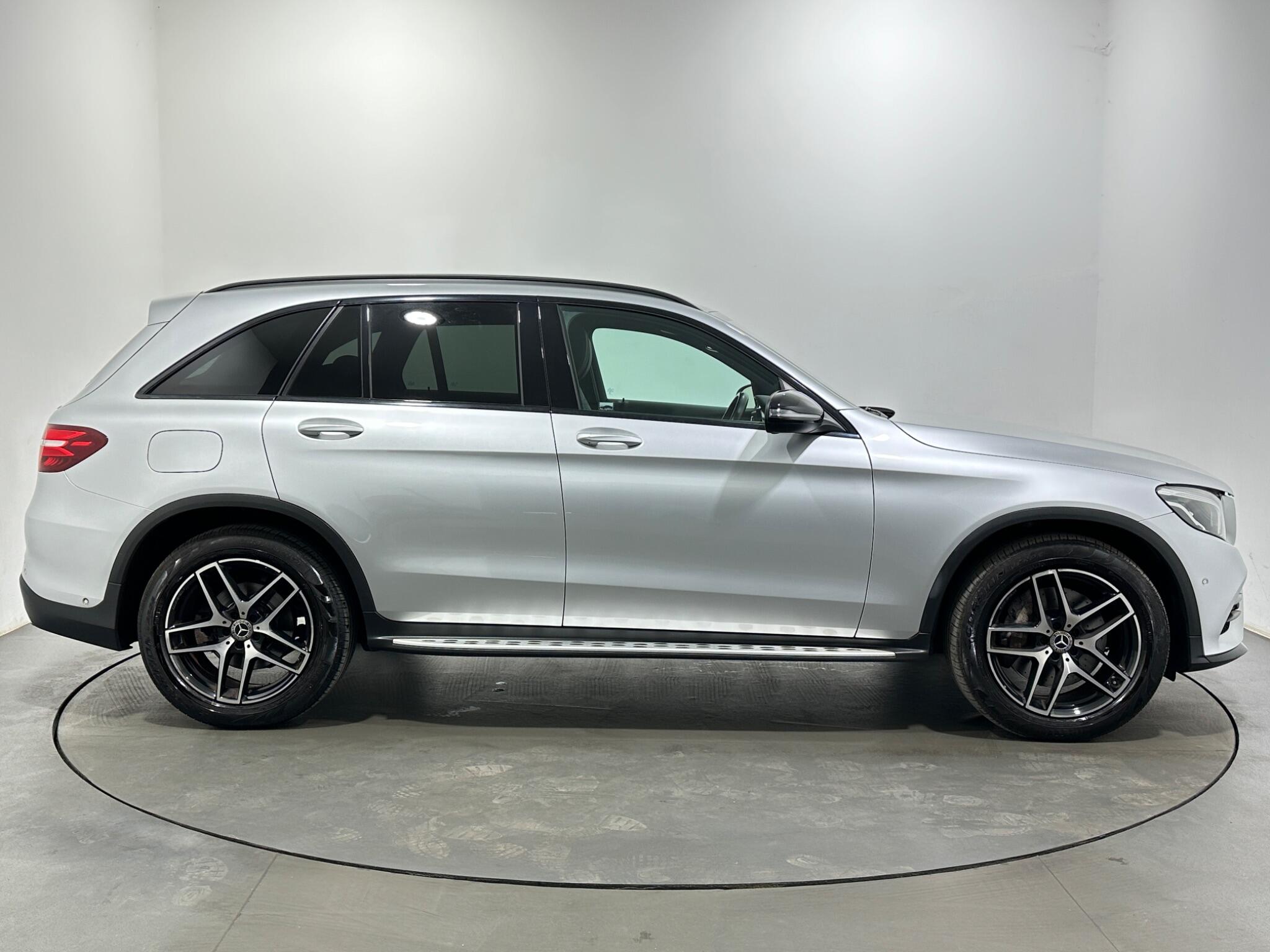 Mercedes-Benz GLC view 9