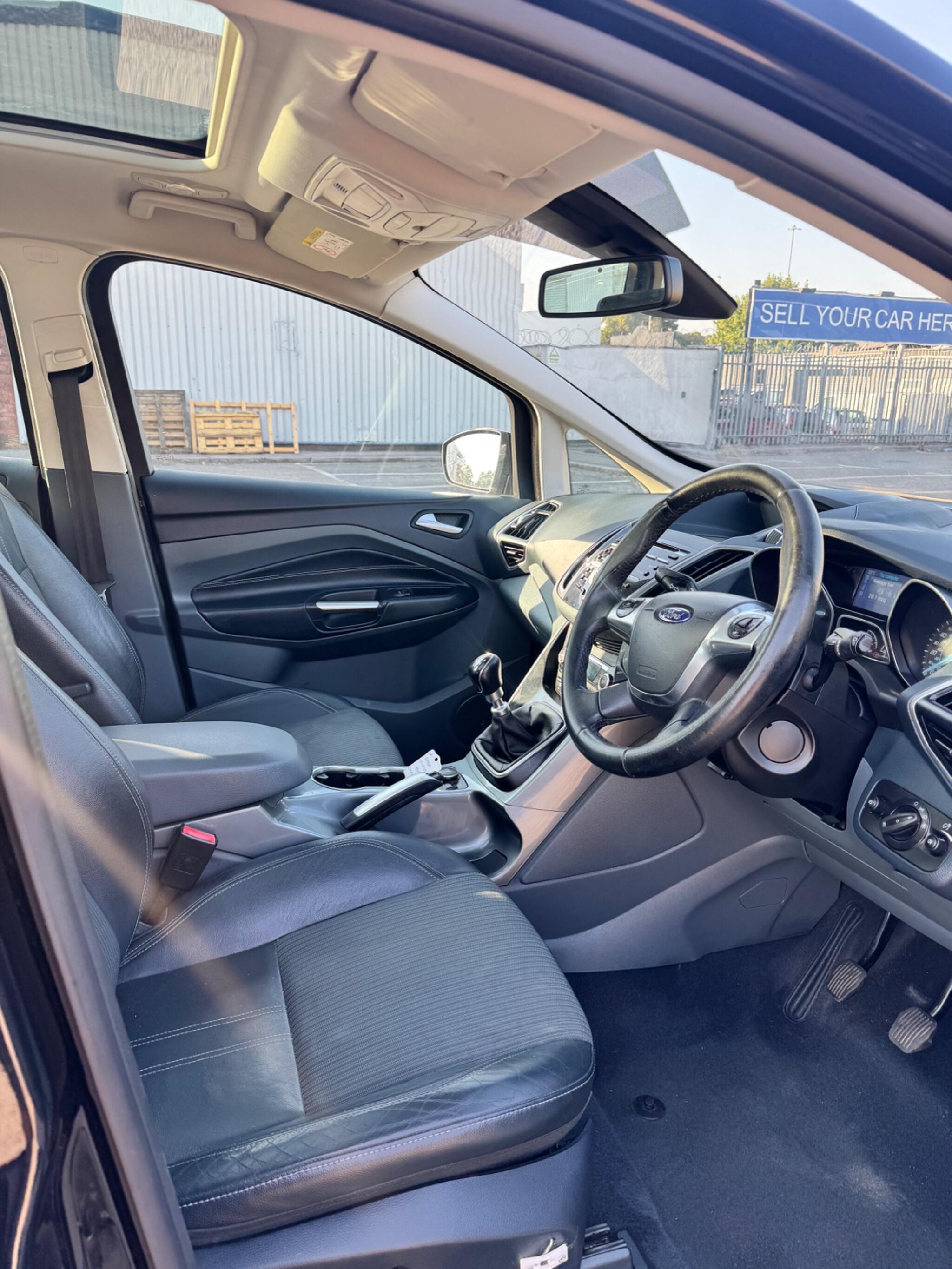 Ford C-Max view 26