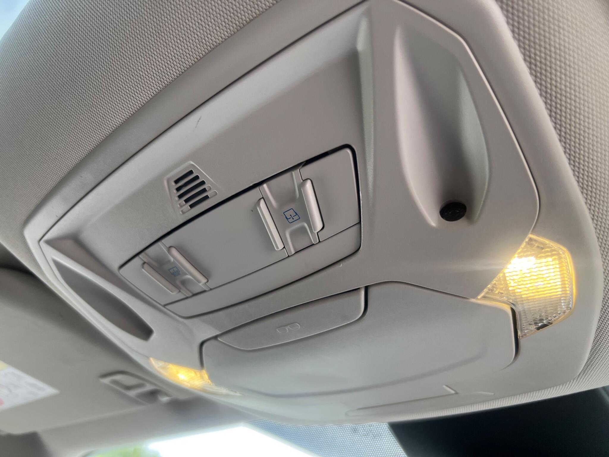 Ford Kuga view 34