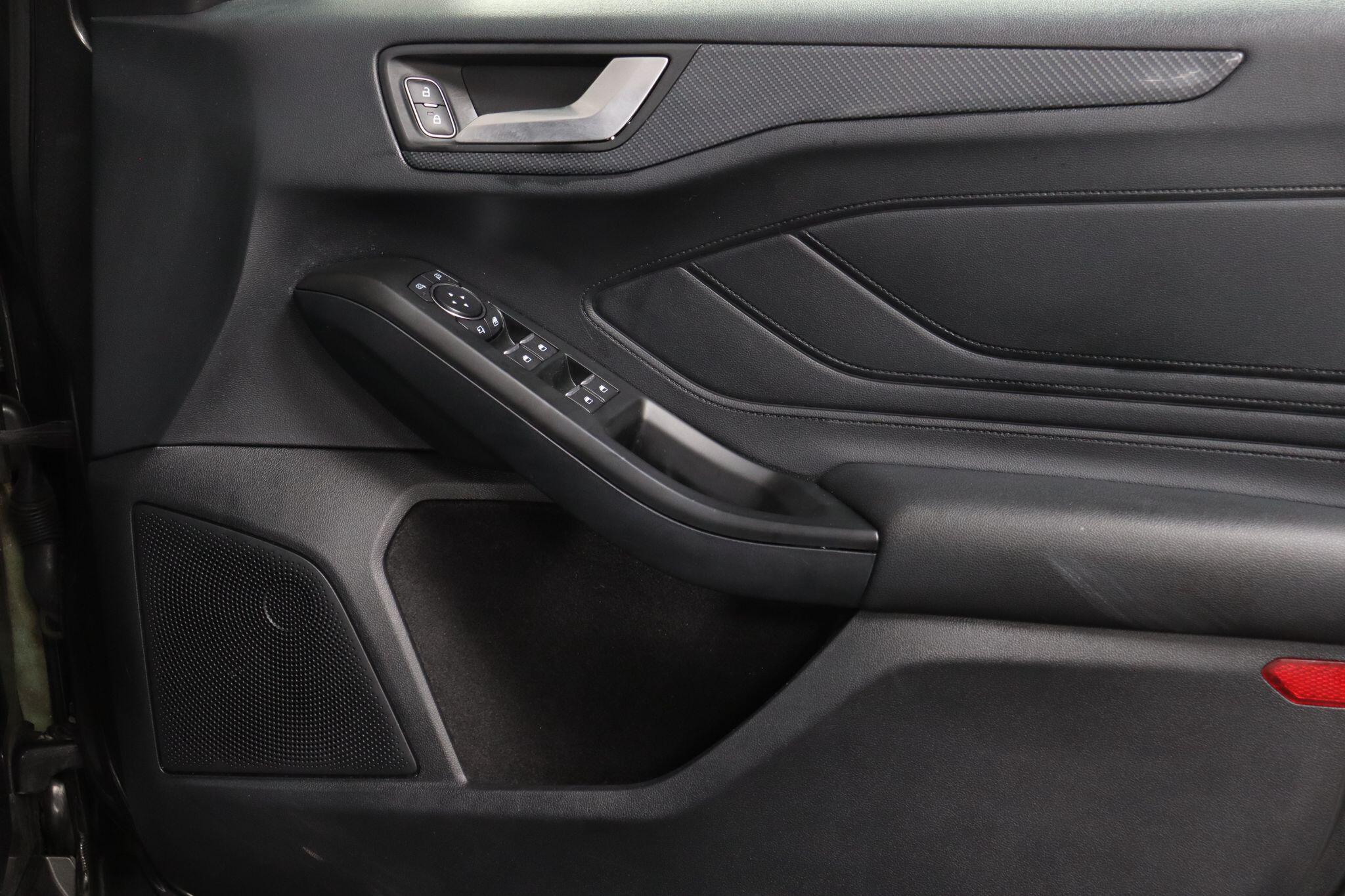 Ford Focus view 36
