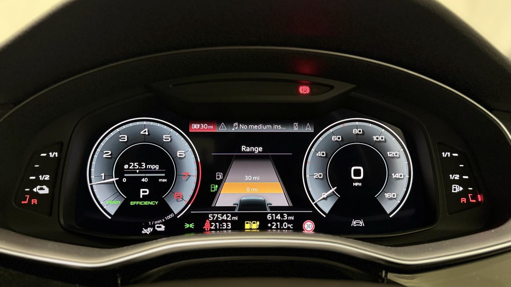 Audi Q7 view 18