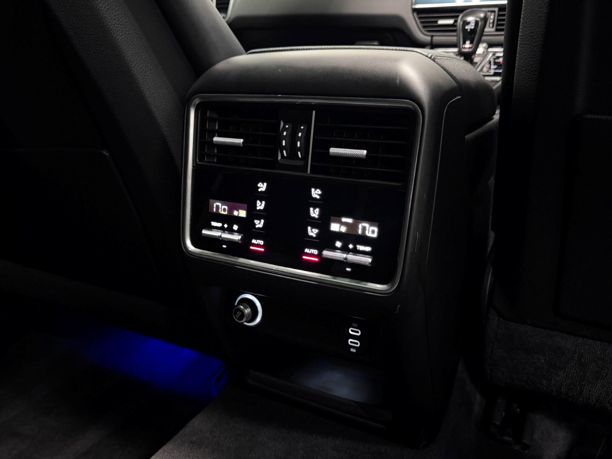 Porsche Cayenne view 23
