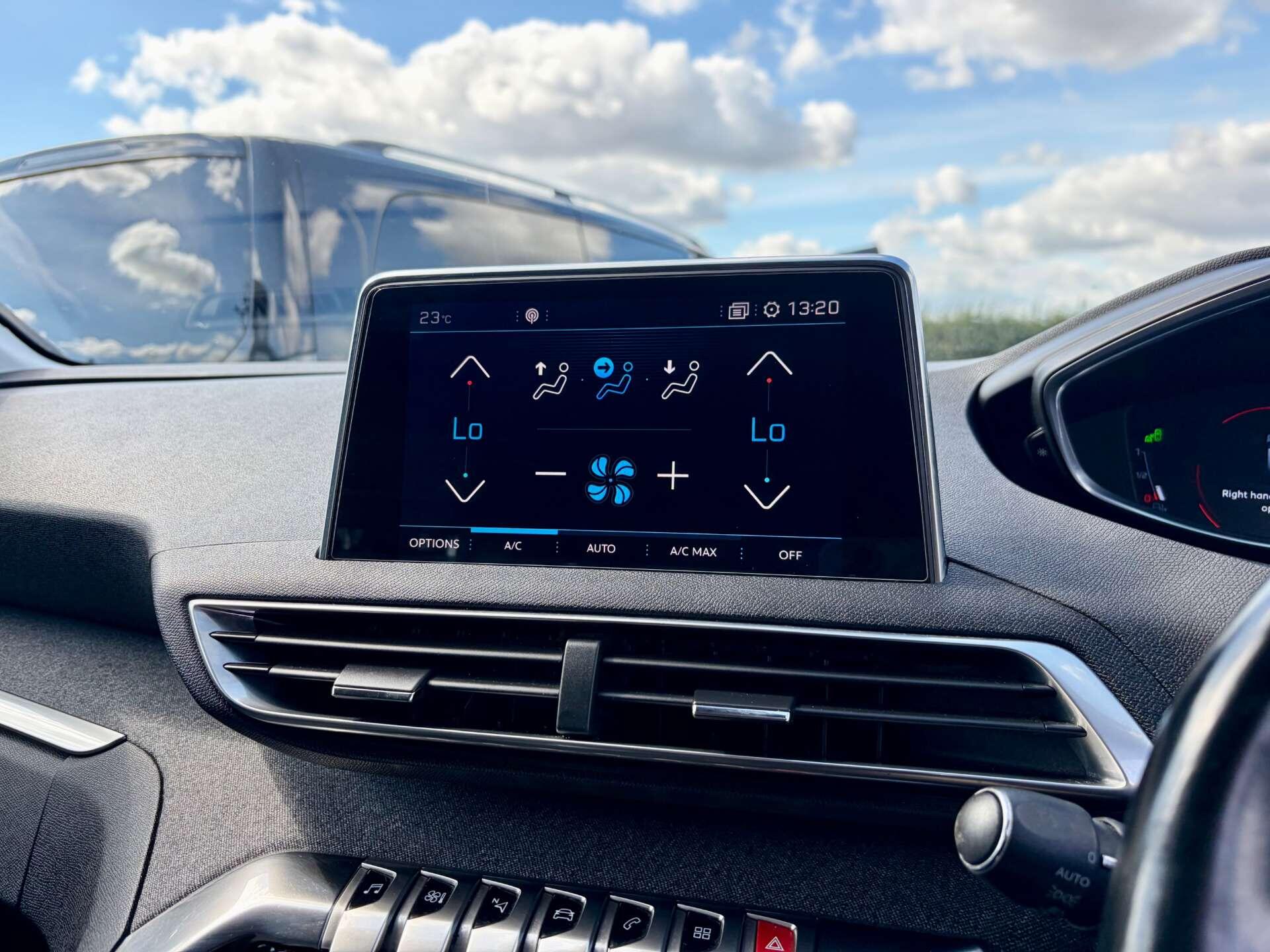 Peugeot 3008 view 44