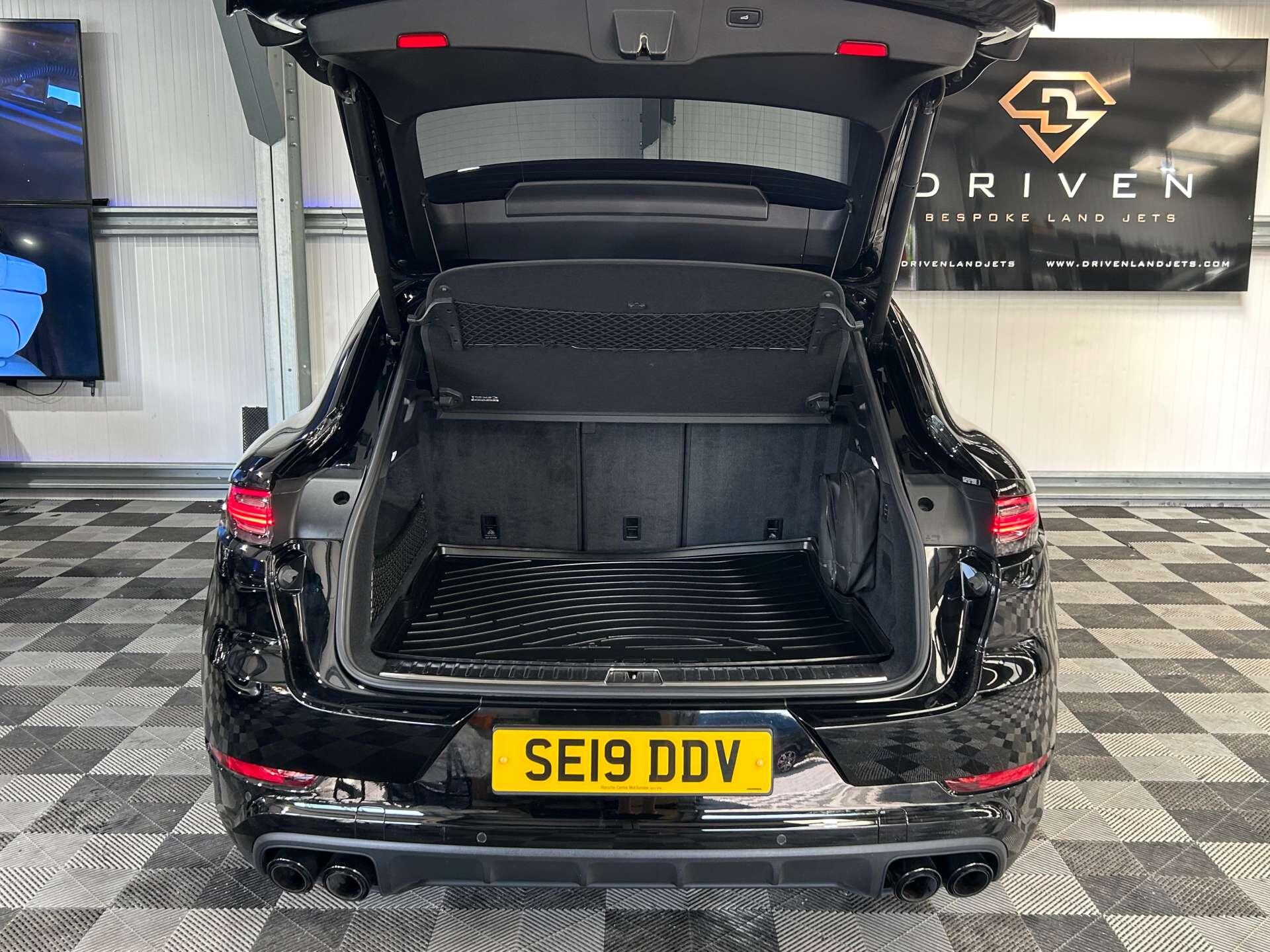 Porsche Cayenne view 13