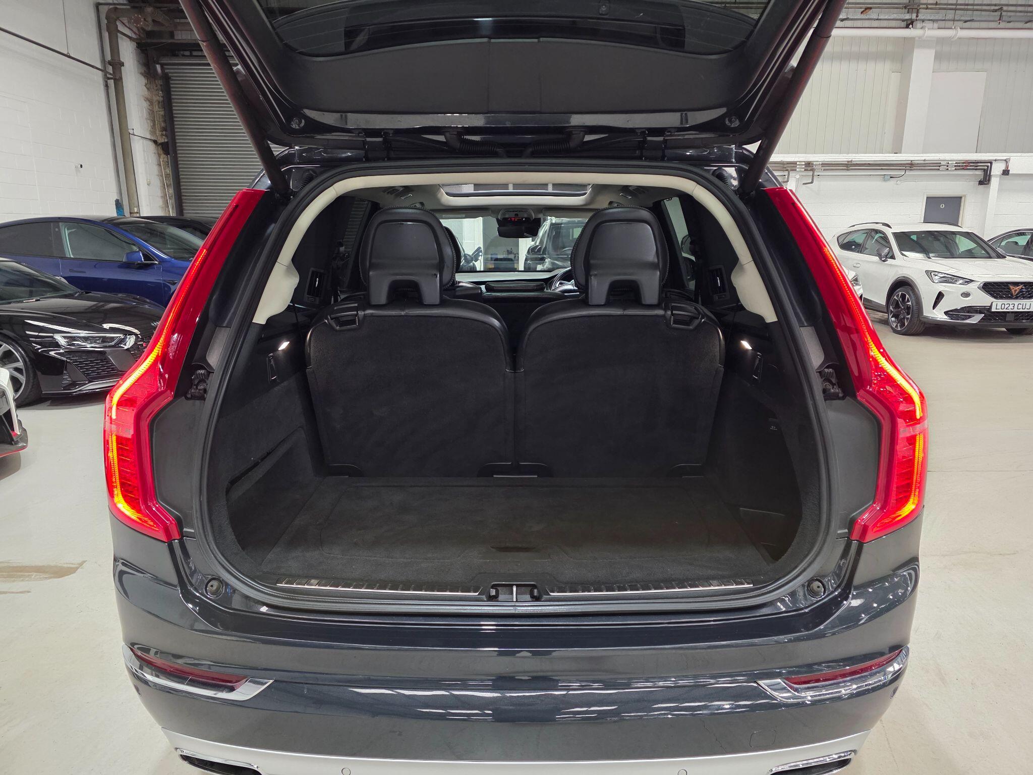 Volvo XC90 view 35