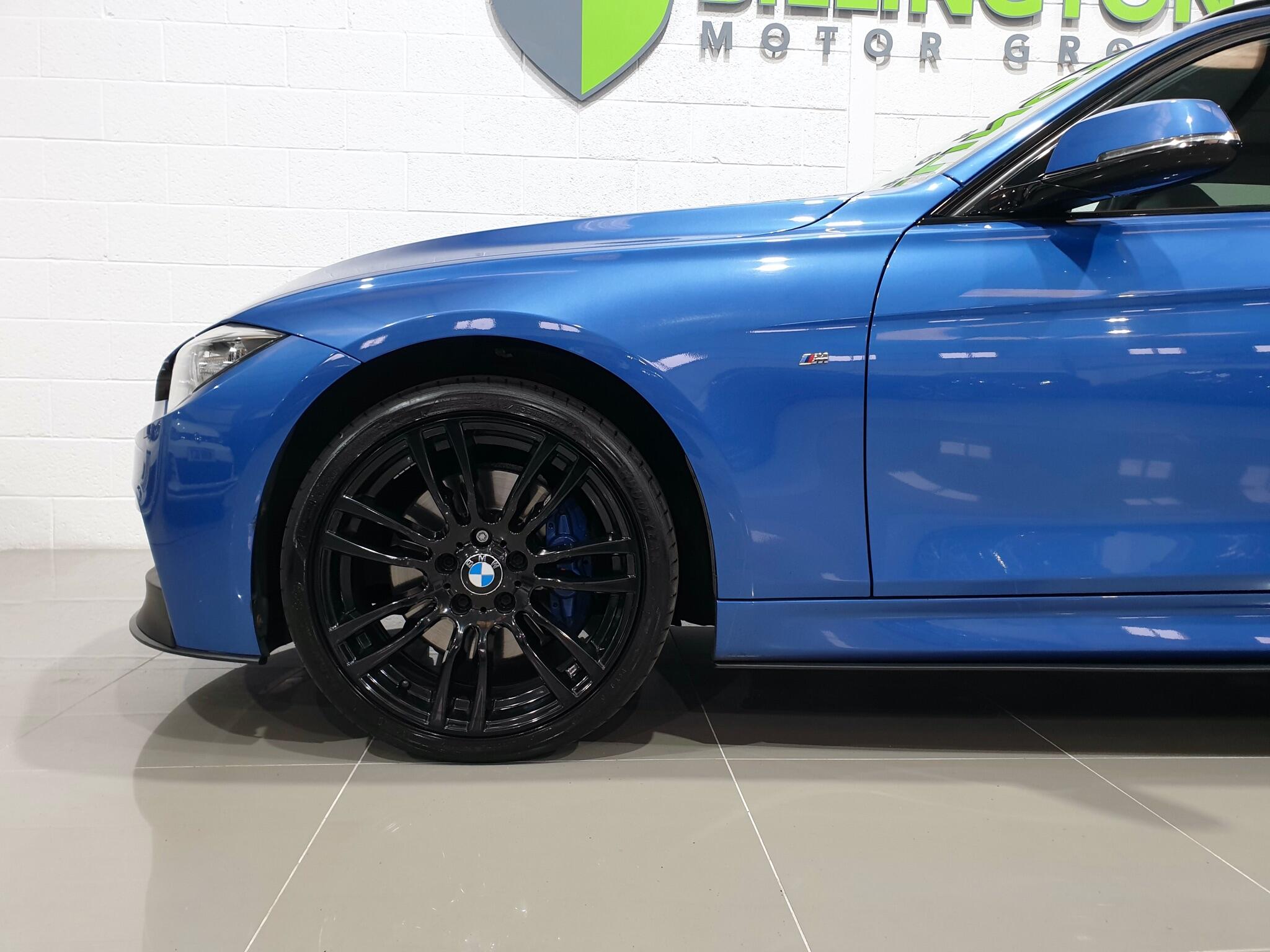 BMW 3 Series view 23