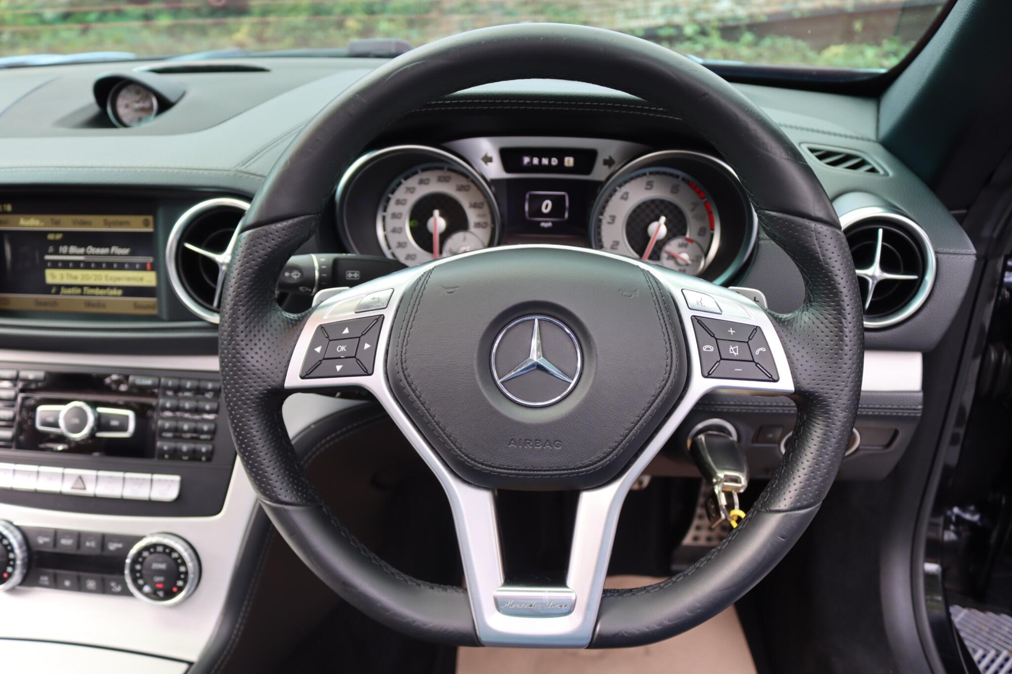 Mercedes-Benz SL view 59