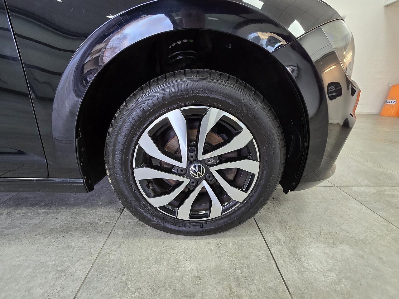 Volkswagen Polo view 23