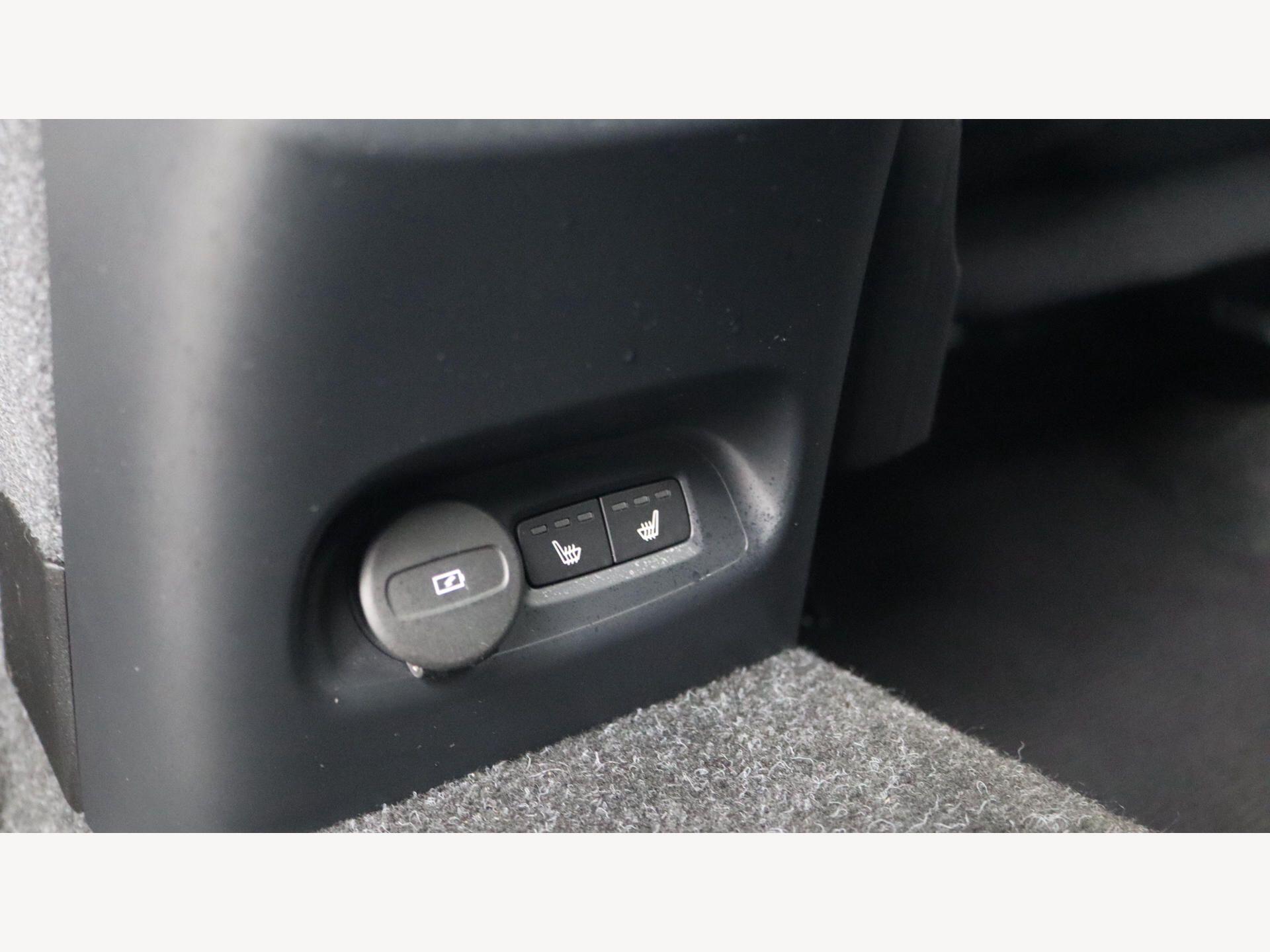 Volvo XC40 view 32