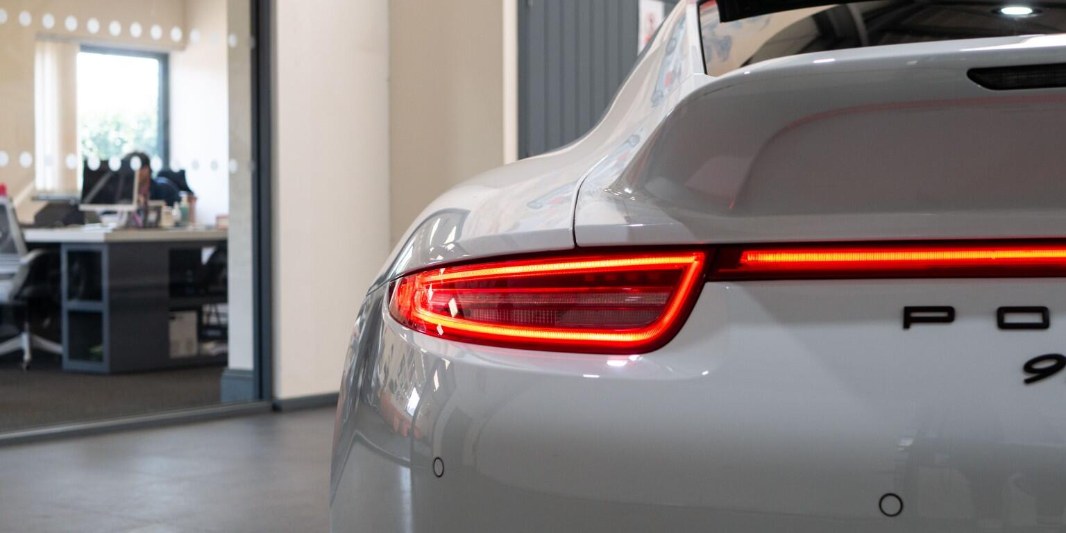 Porsche 911 view 58