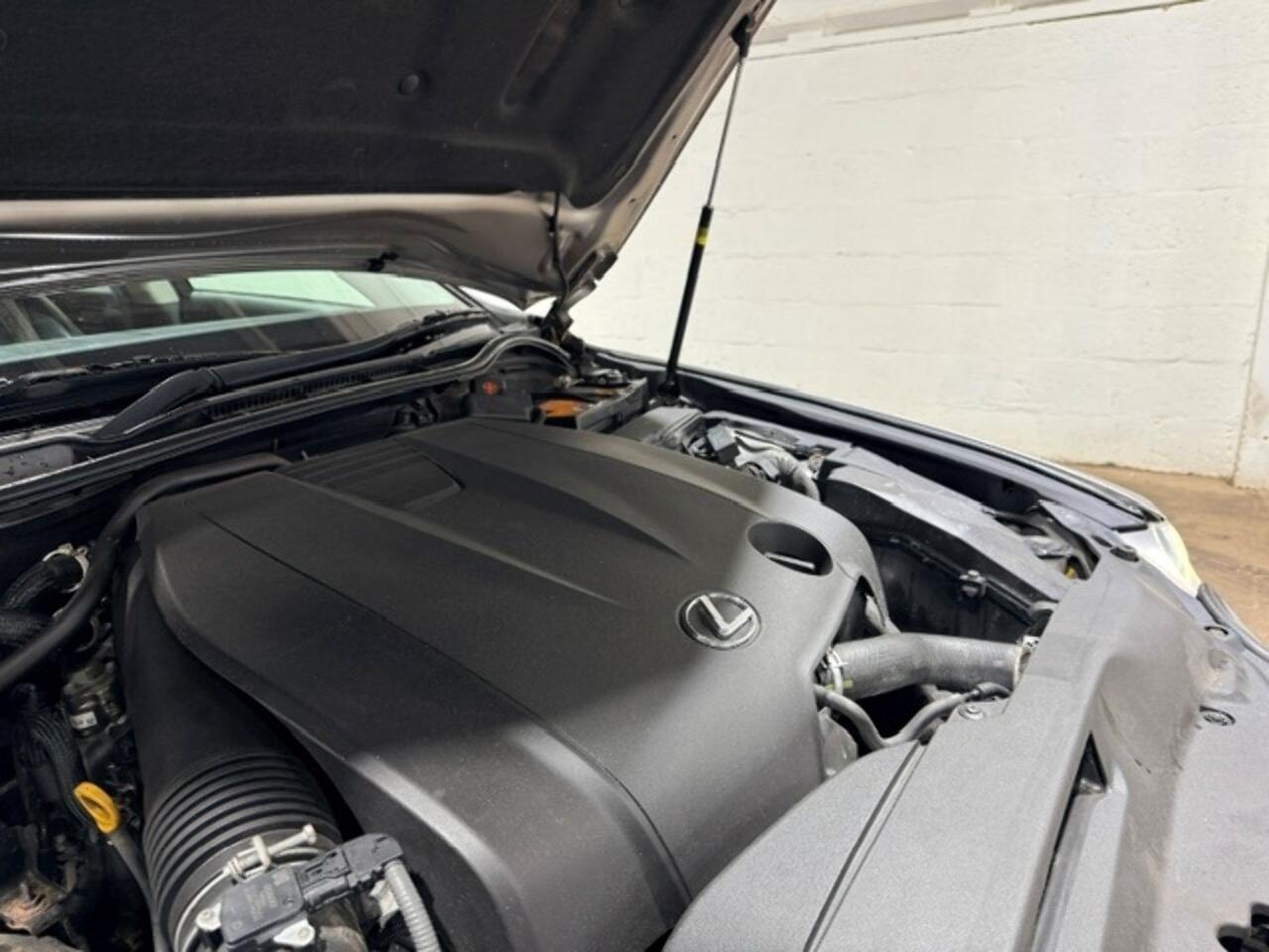 Lexus IS view 27