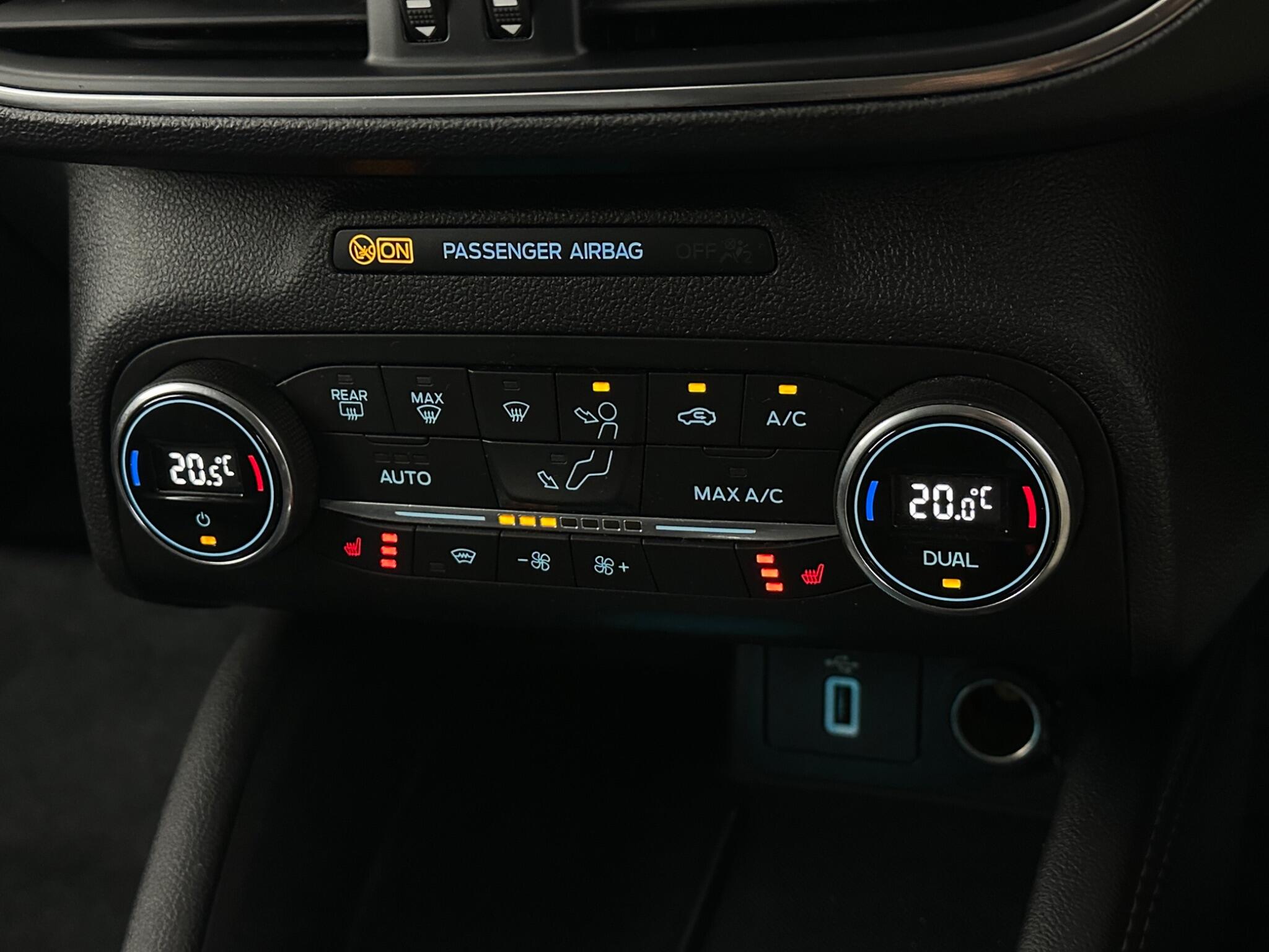 Ford Focus view 21