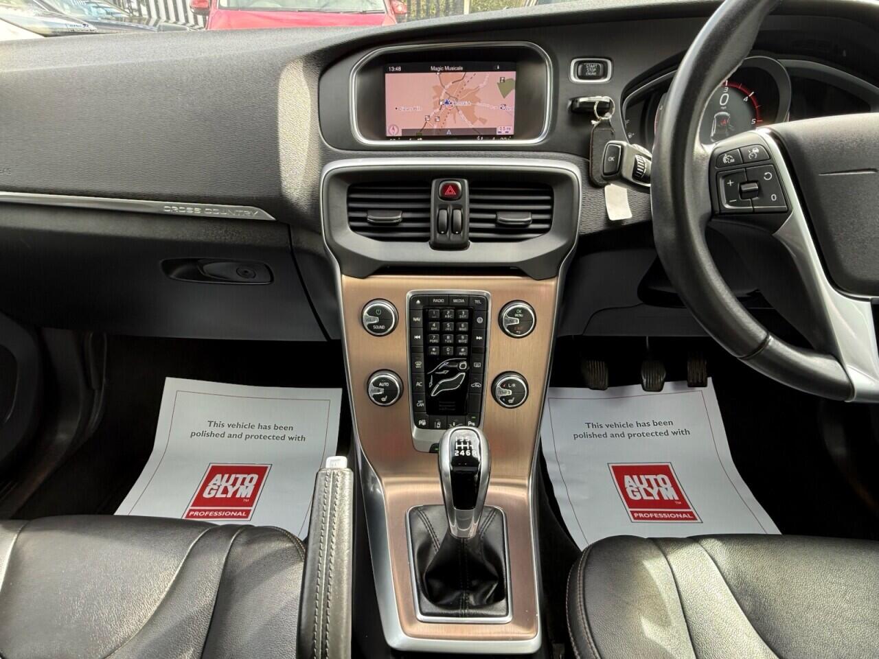 Volvo V40 Cross Country view 20