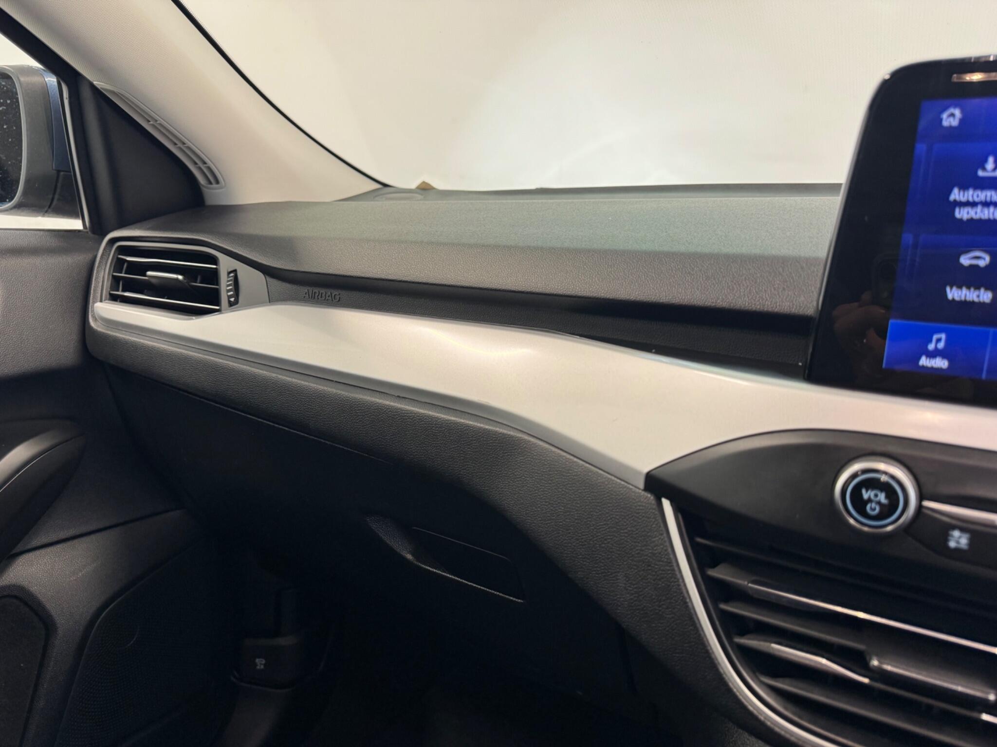 Ford Focus view 20