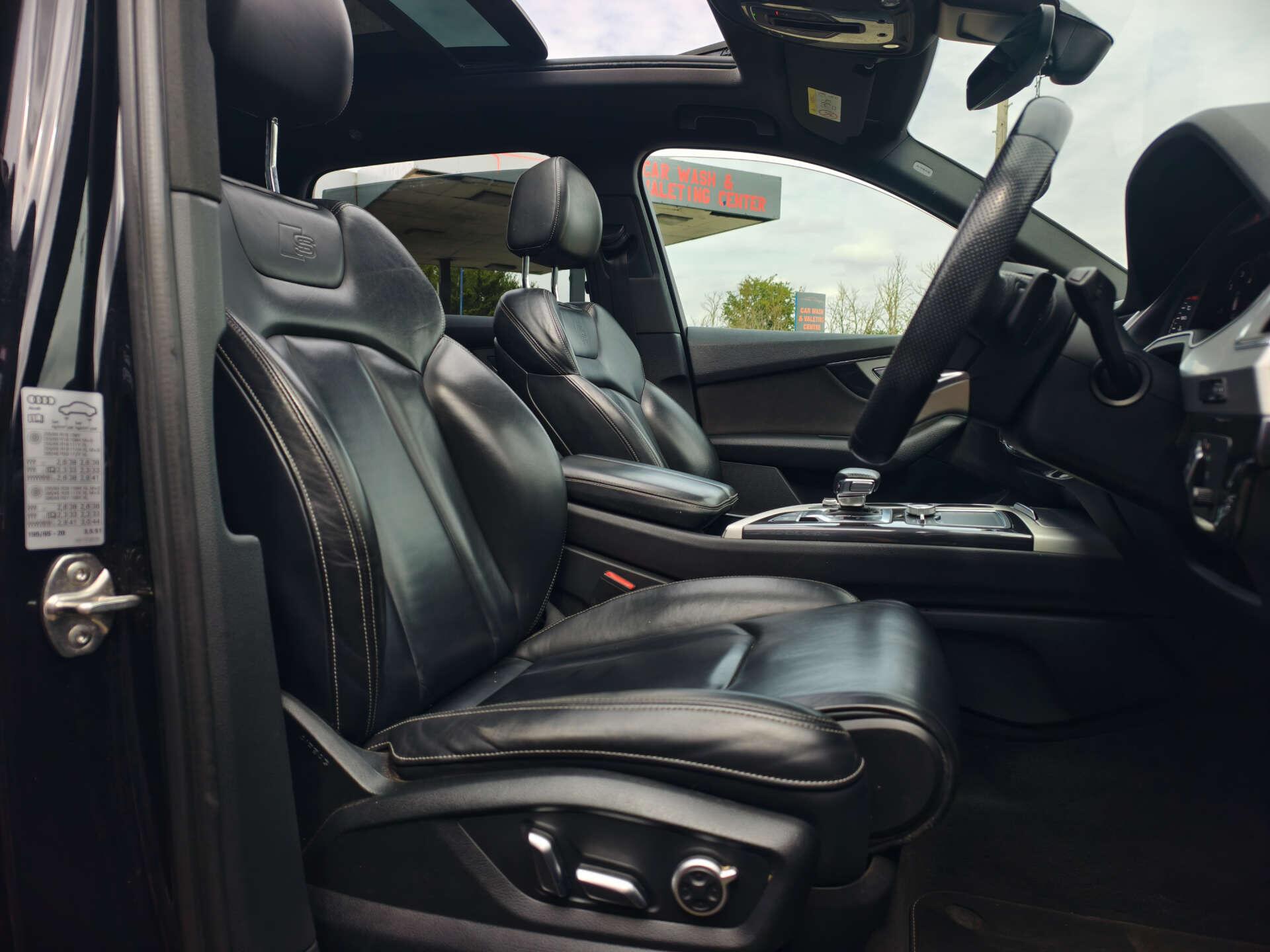 Audi Q7 view 21