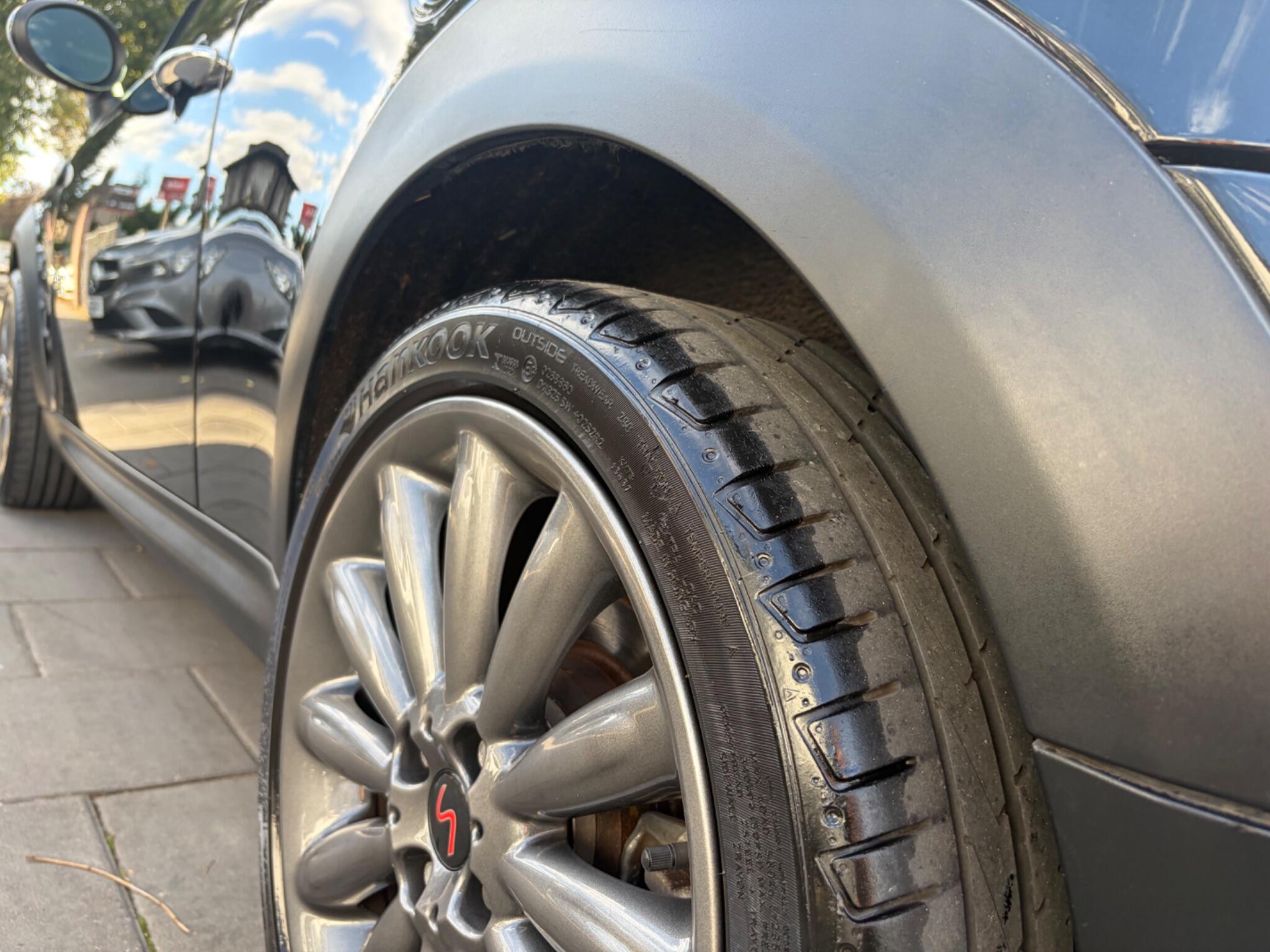 Mini Hatch view 33