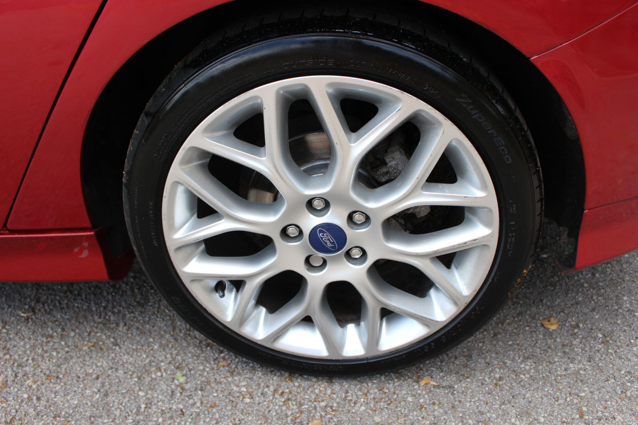 Ford Focus view 16