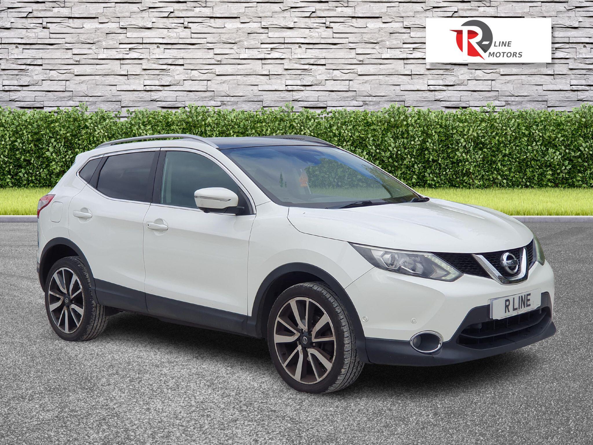 2014 Nissan Qashqai in White for sale