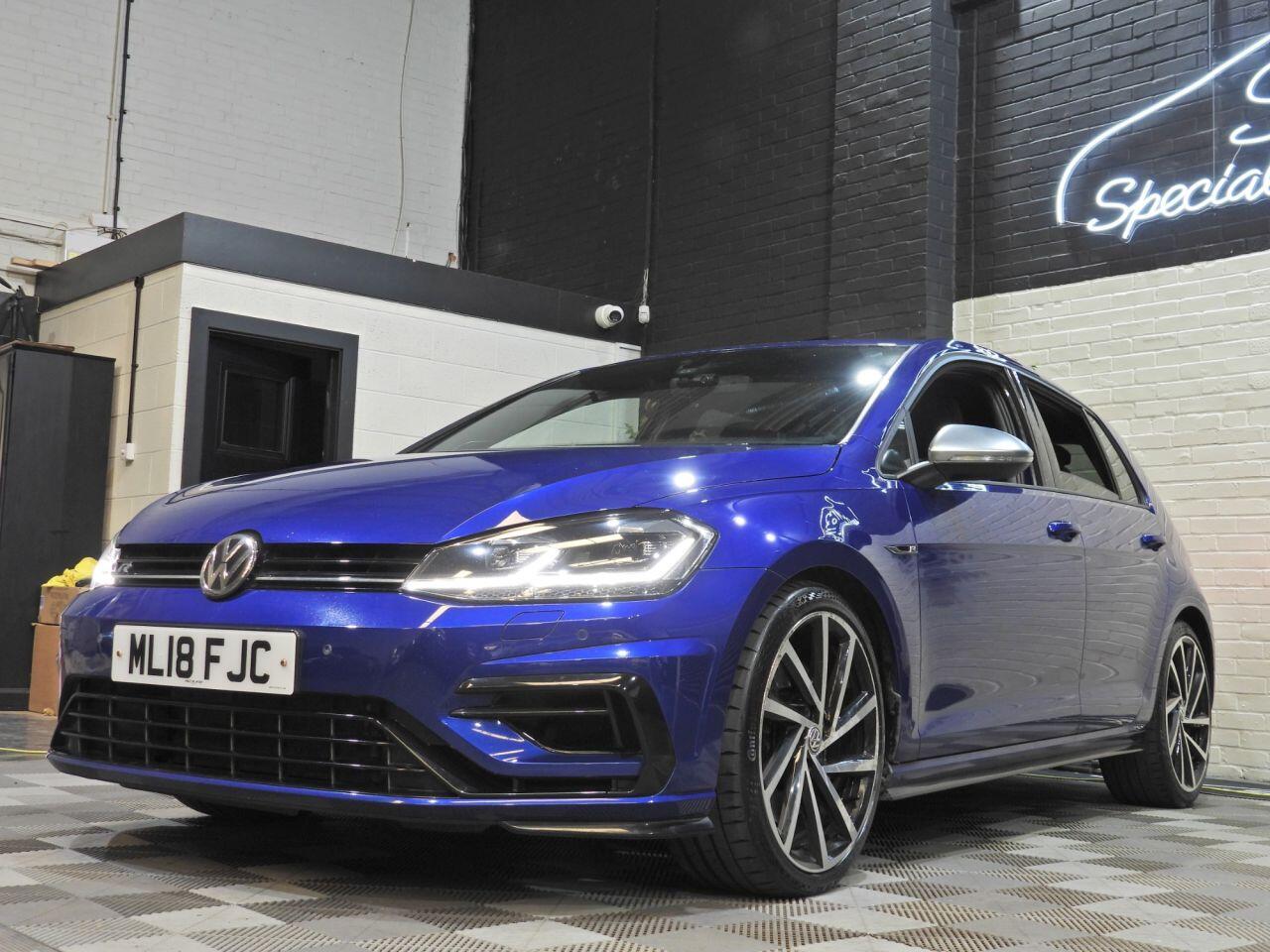 Volkswagen Golf view 6