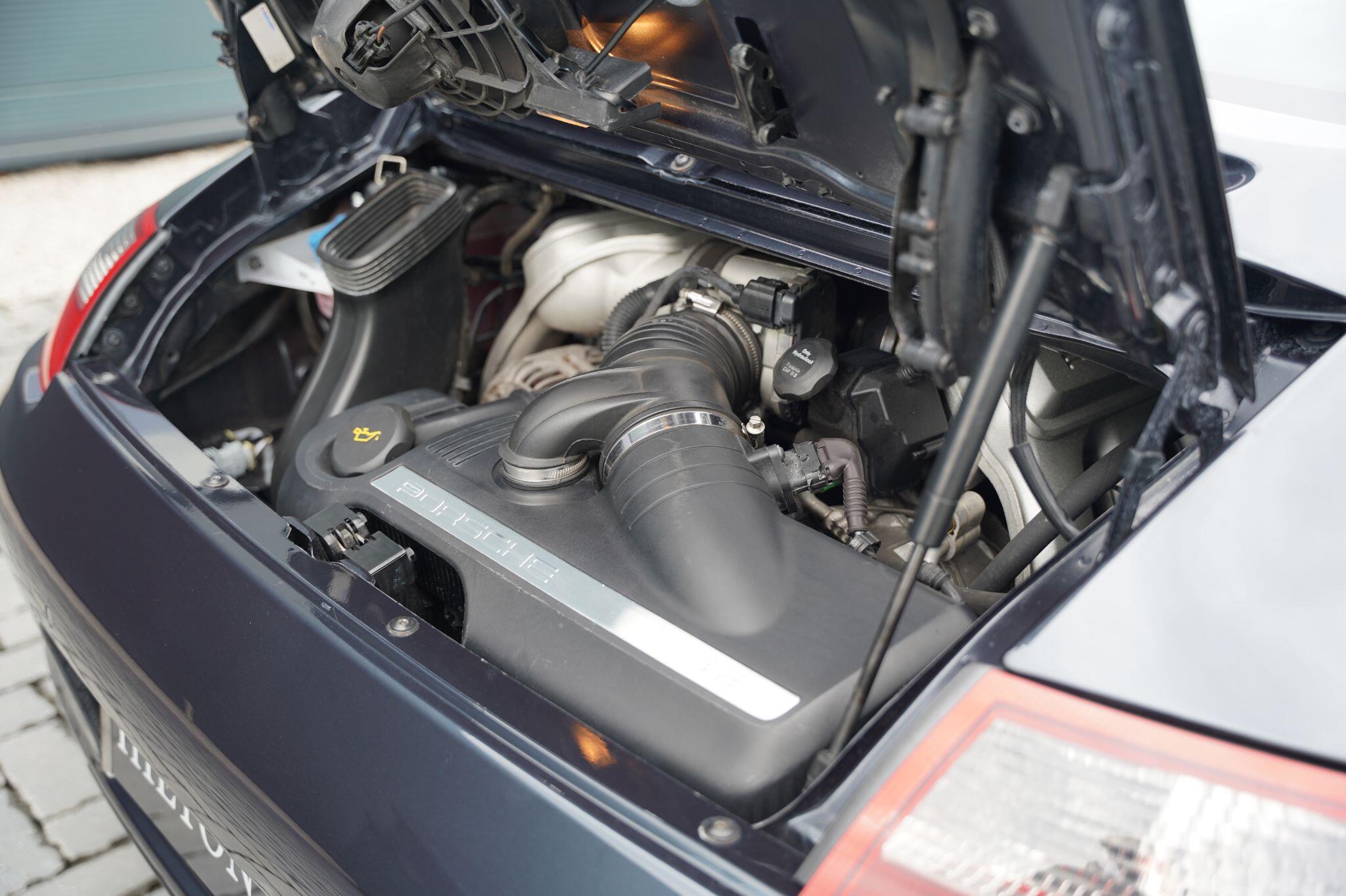Porsche 911 view 99