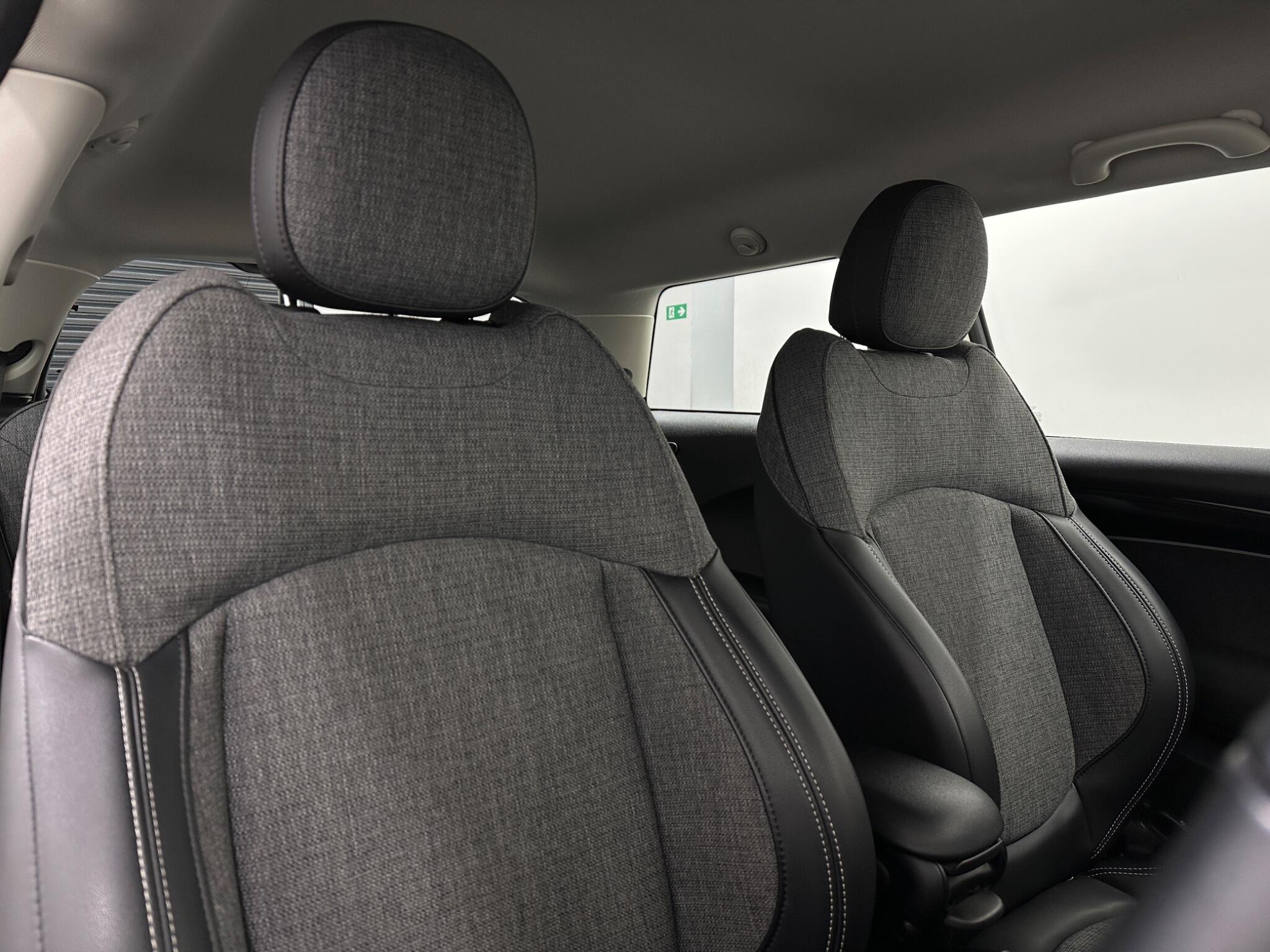 Mini Hatch view 34