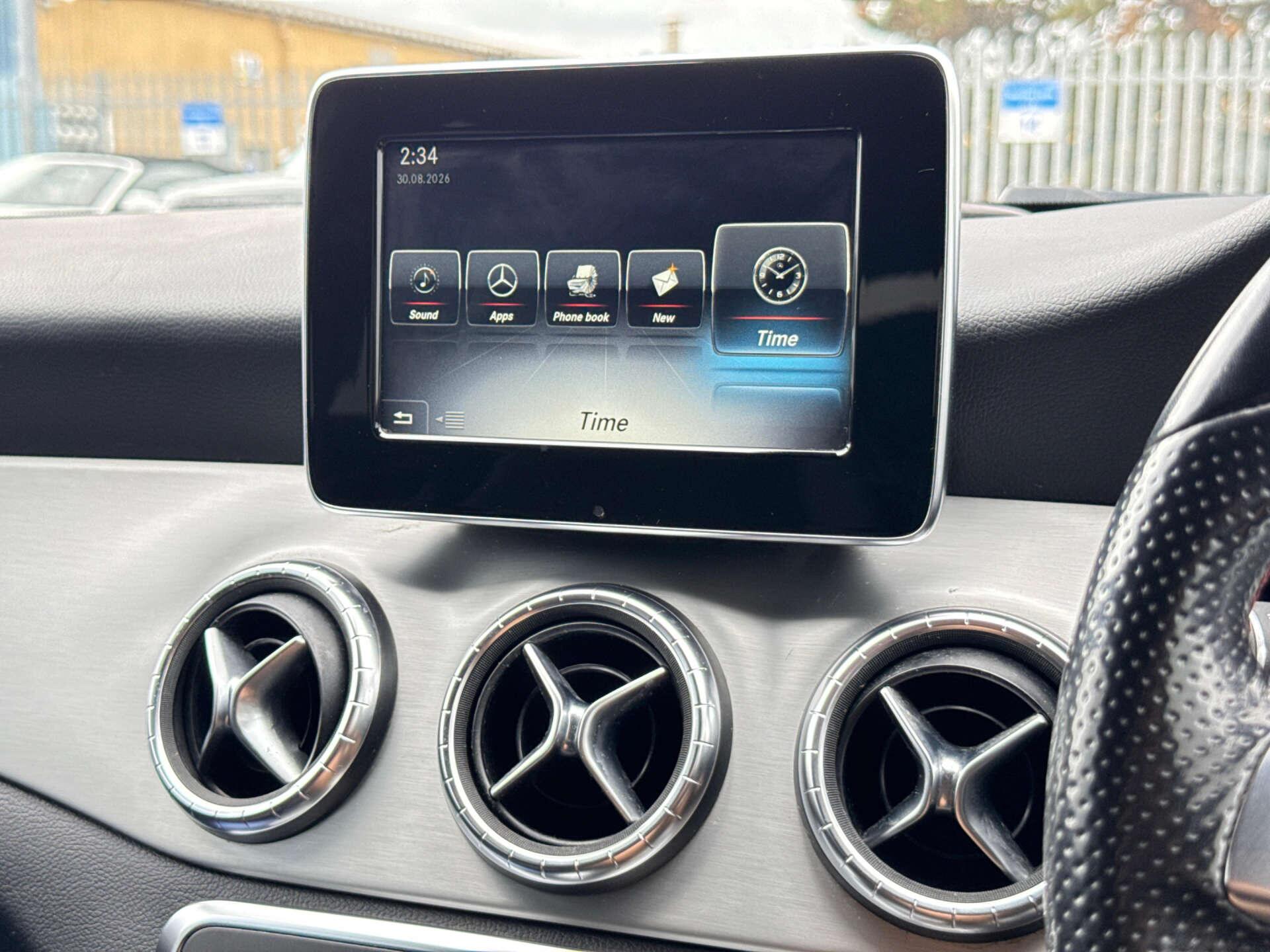 Mercedes-Benz Cla view 70
