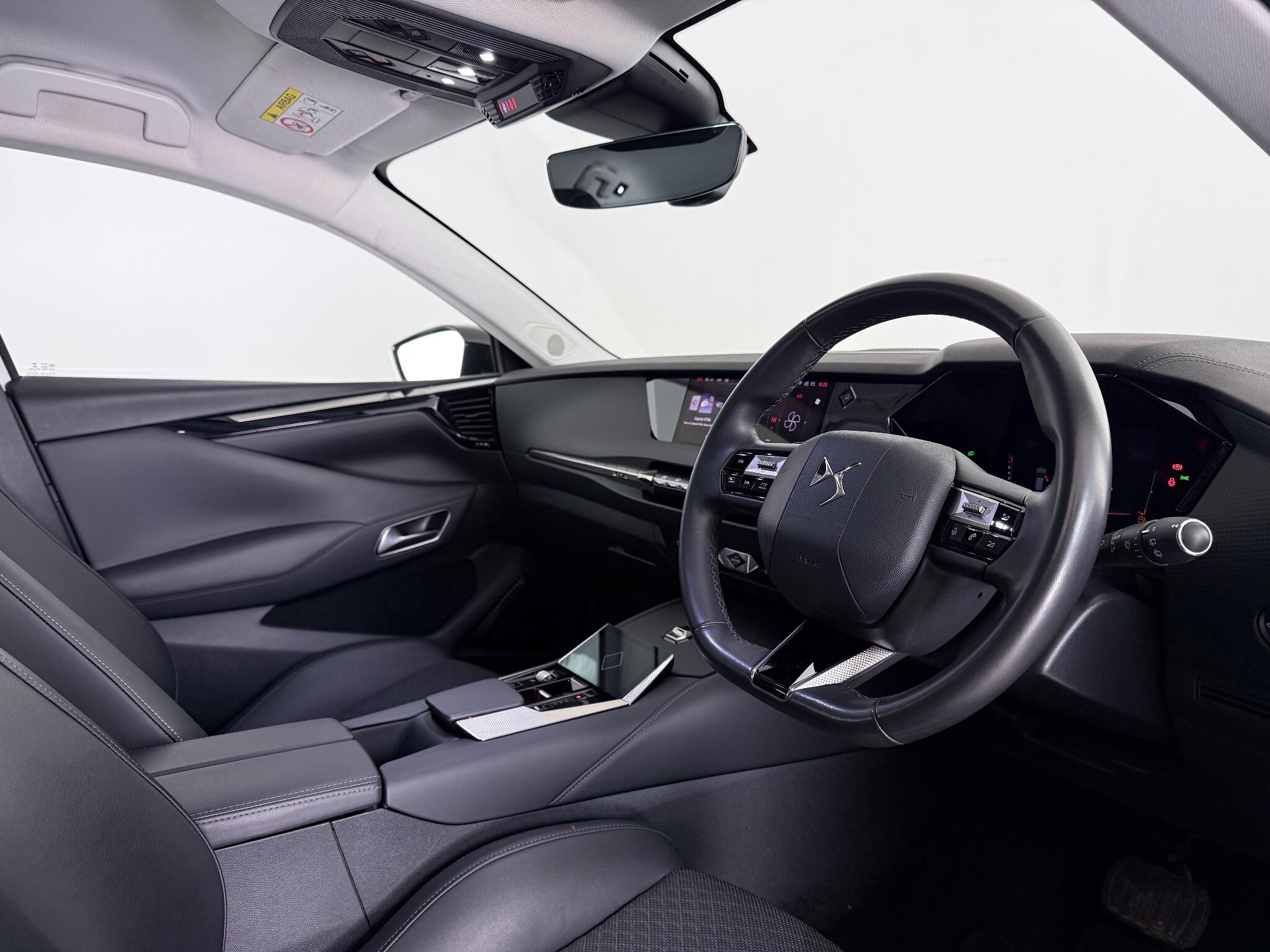 DS Automobiles DS 4 view 3