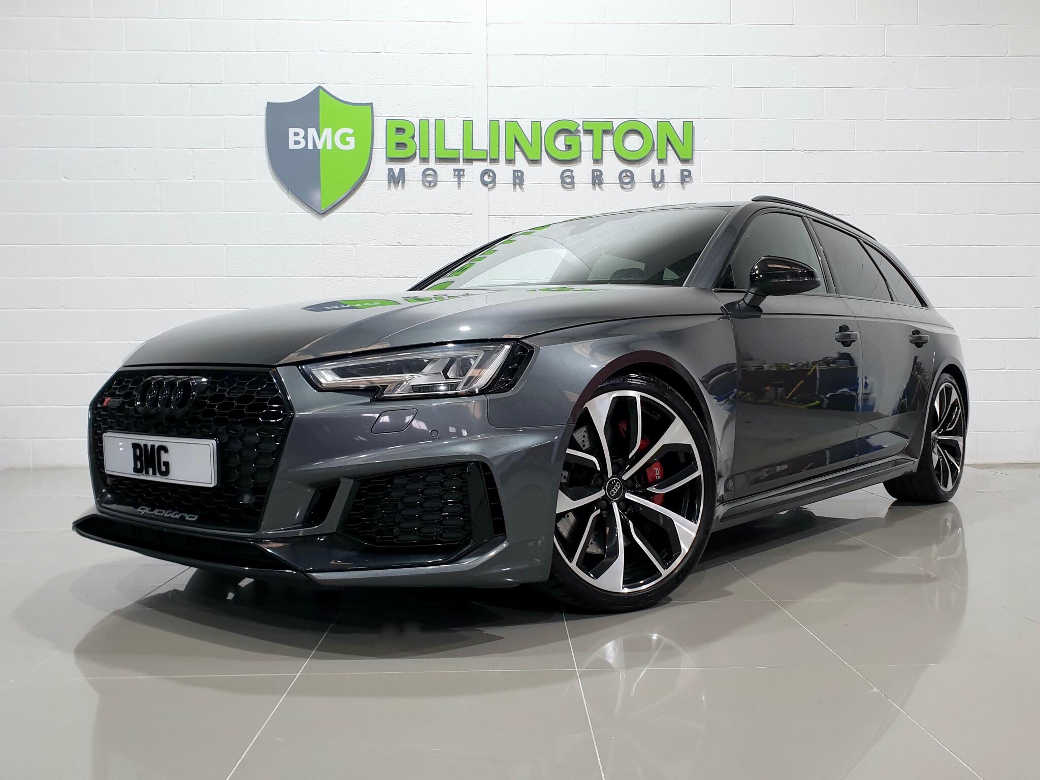 Audi RS4 view 19
