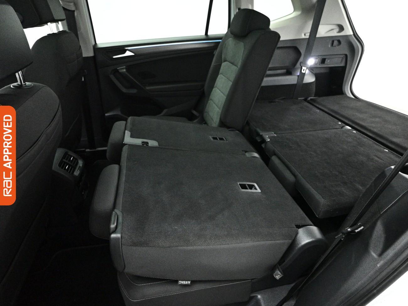 Volkswagen Tiguan Allspace view 24