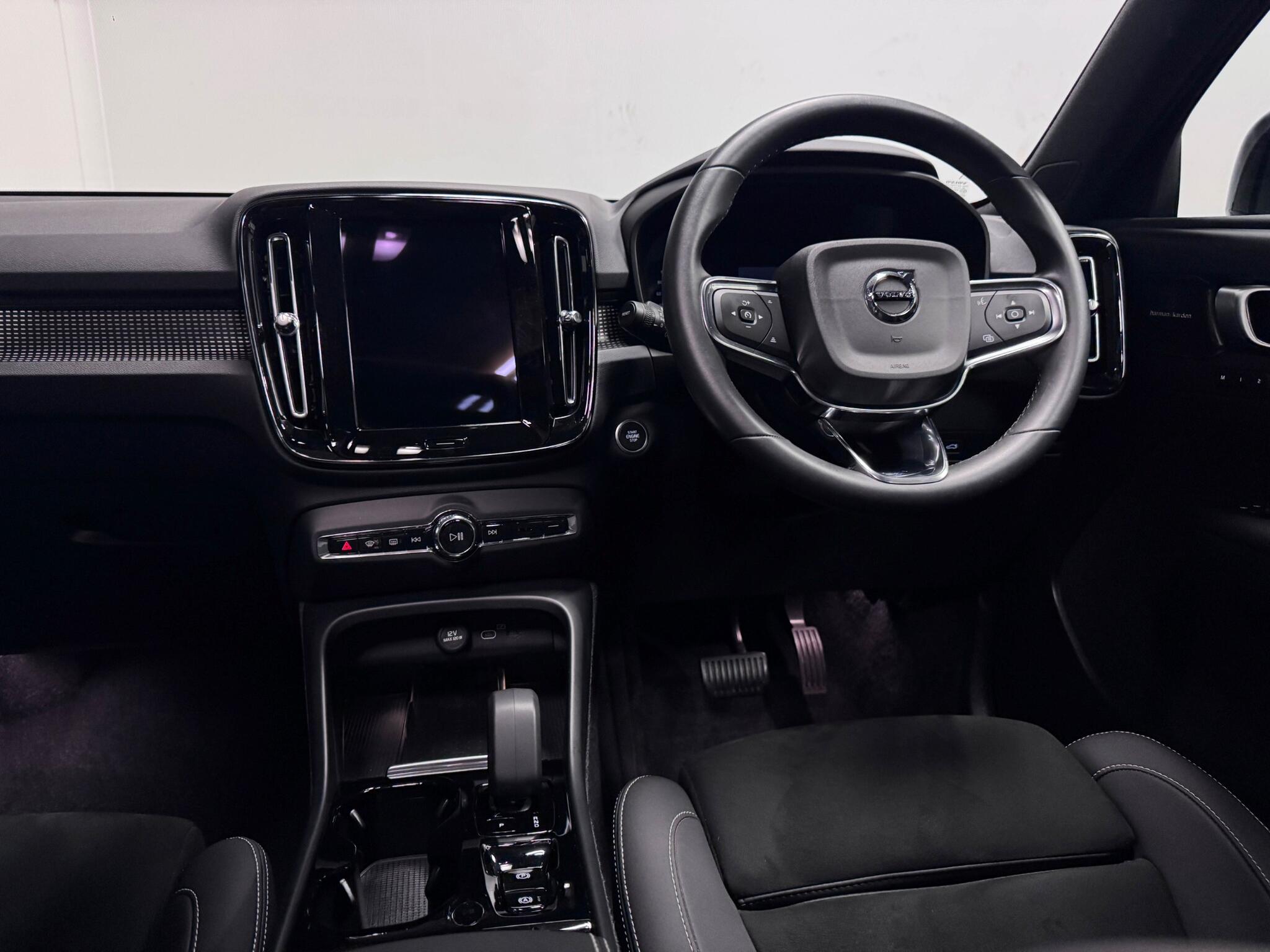 Volvo XC40 view 31