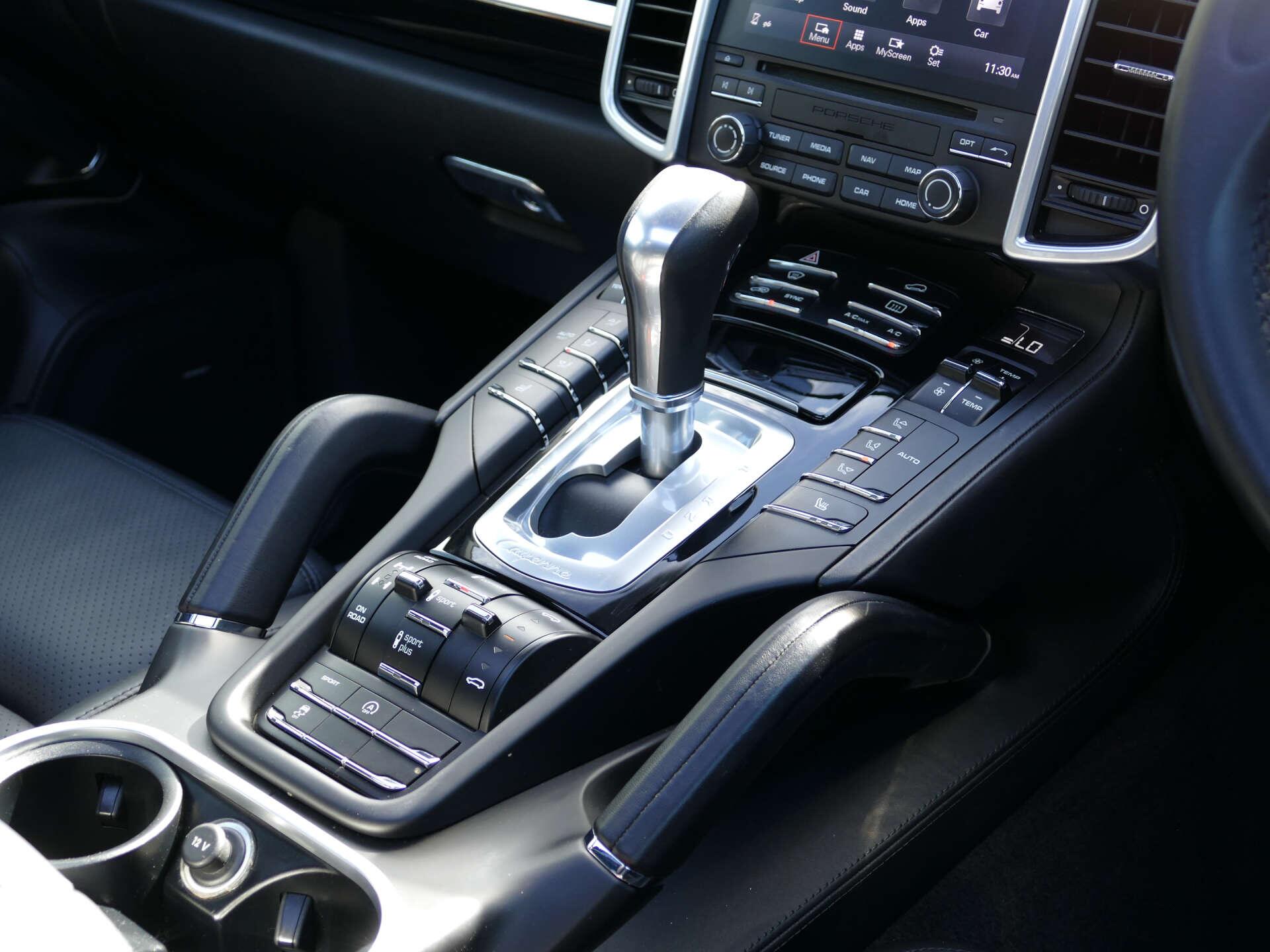 Porsche Cayenne view 24