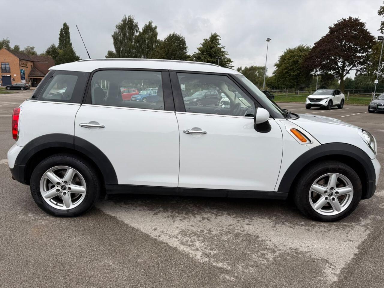 Mini Countryman view 25