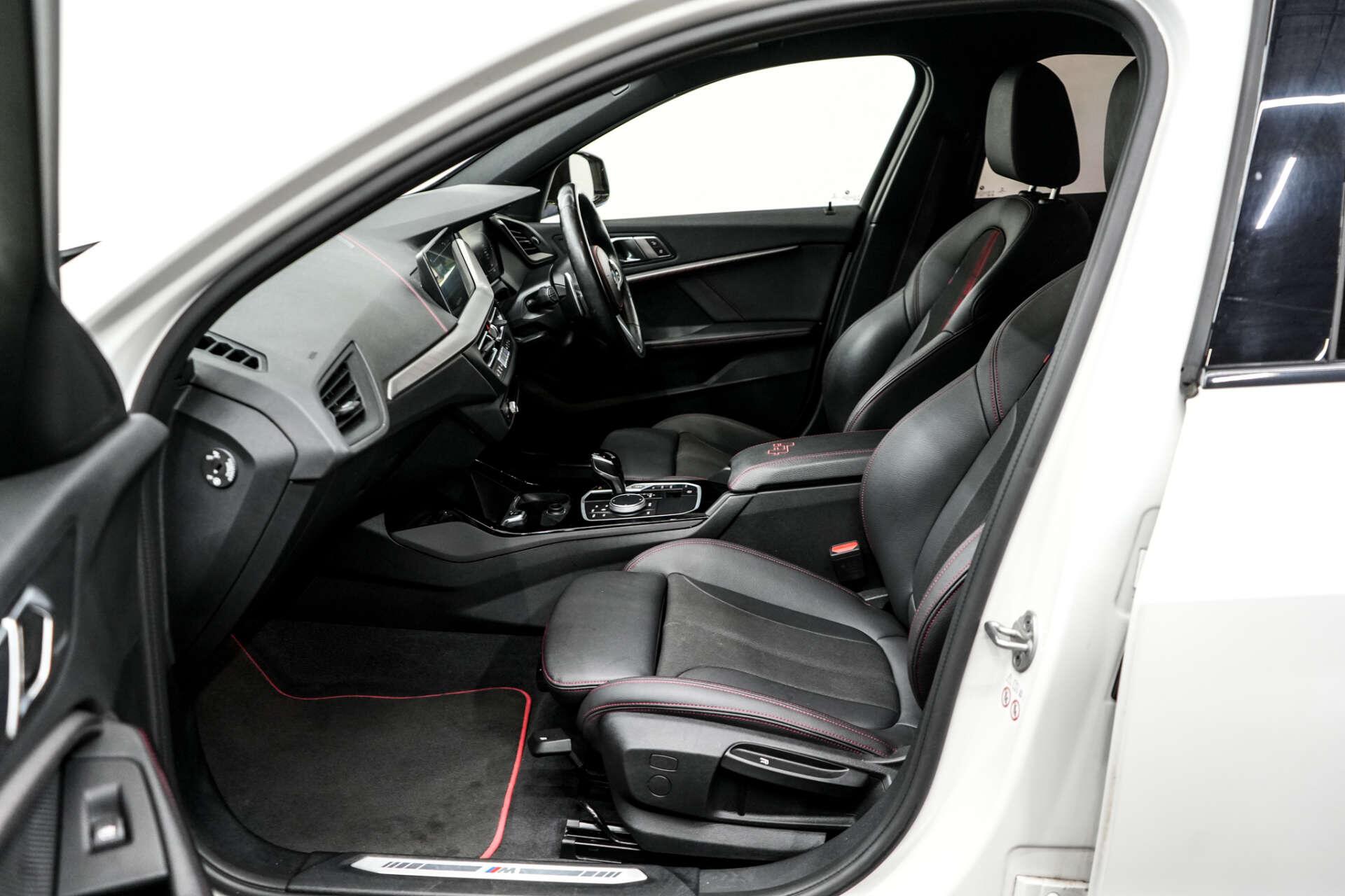 BMW 1 Series view 18