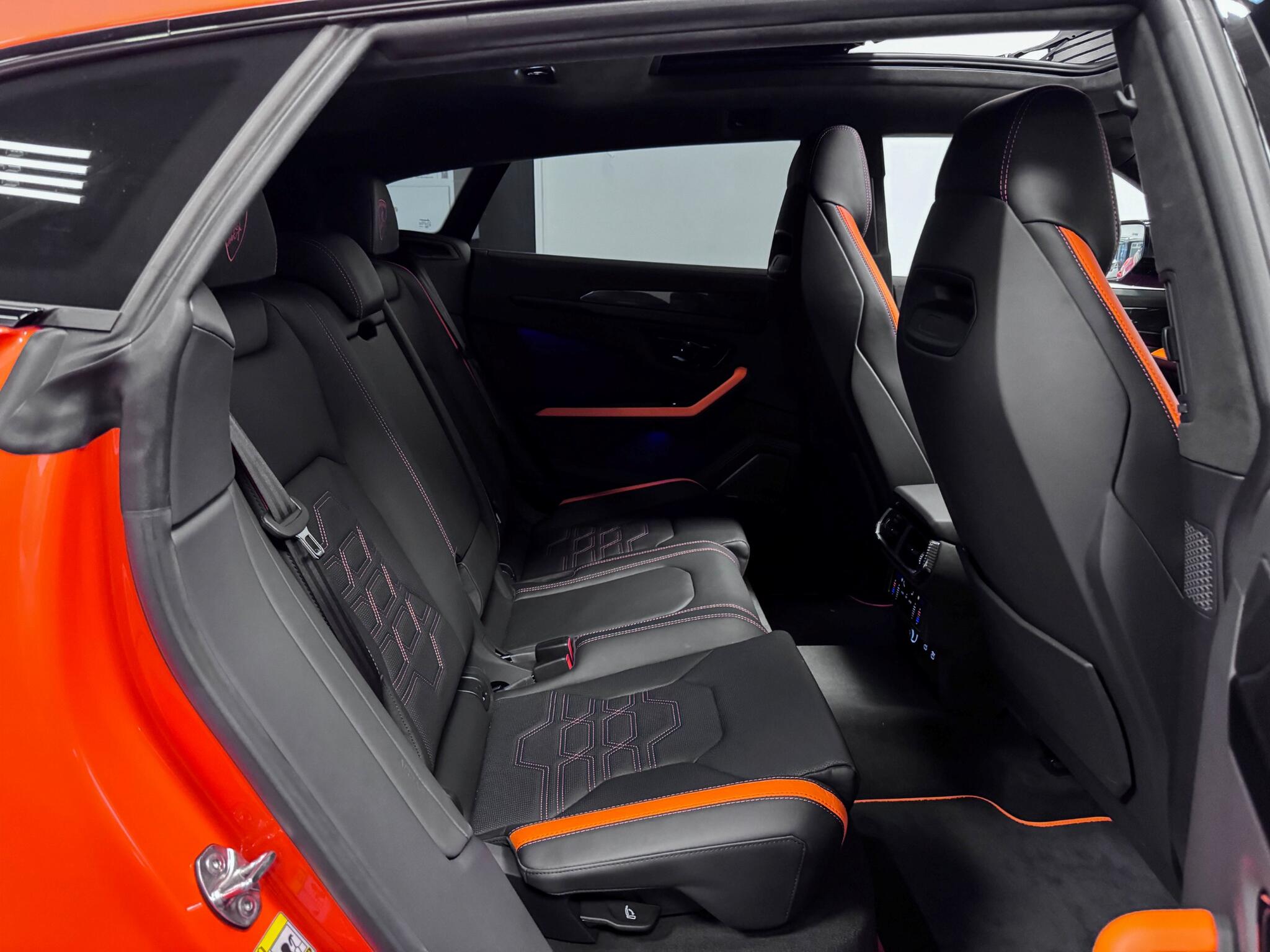 Lamborghini Urus view 40