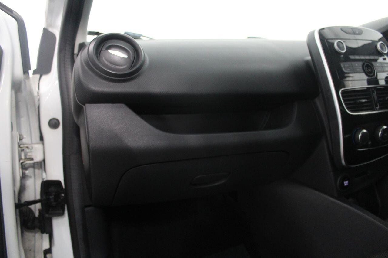 Renault Clio view 30