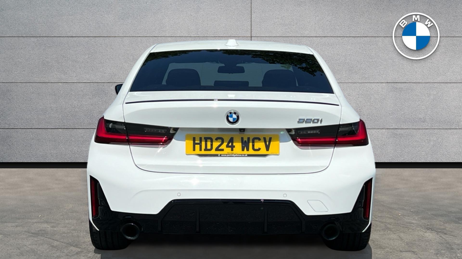 BMW 3 Series view 15