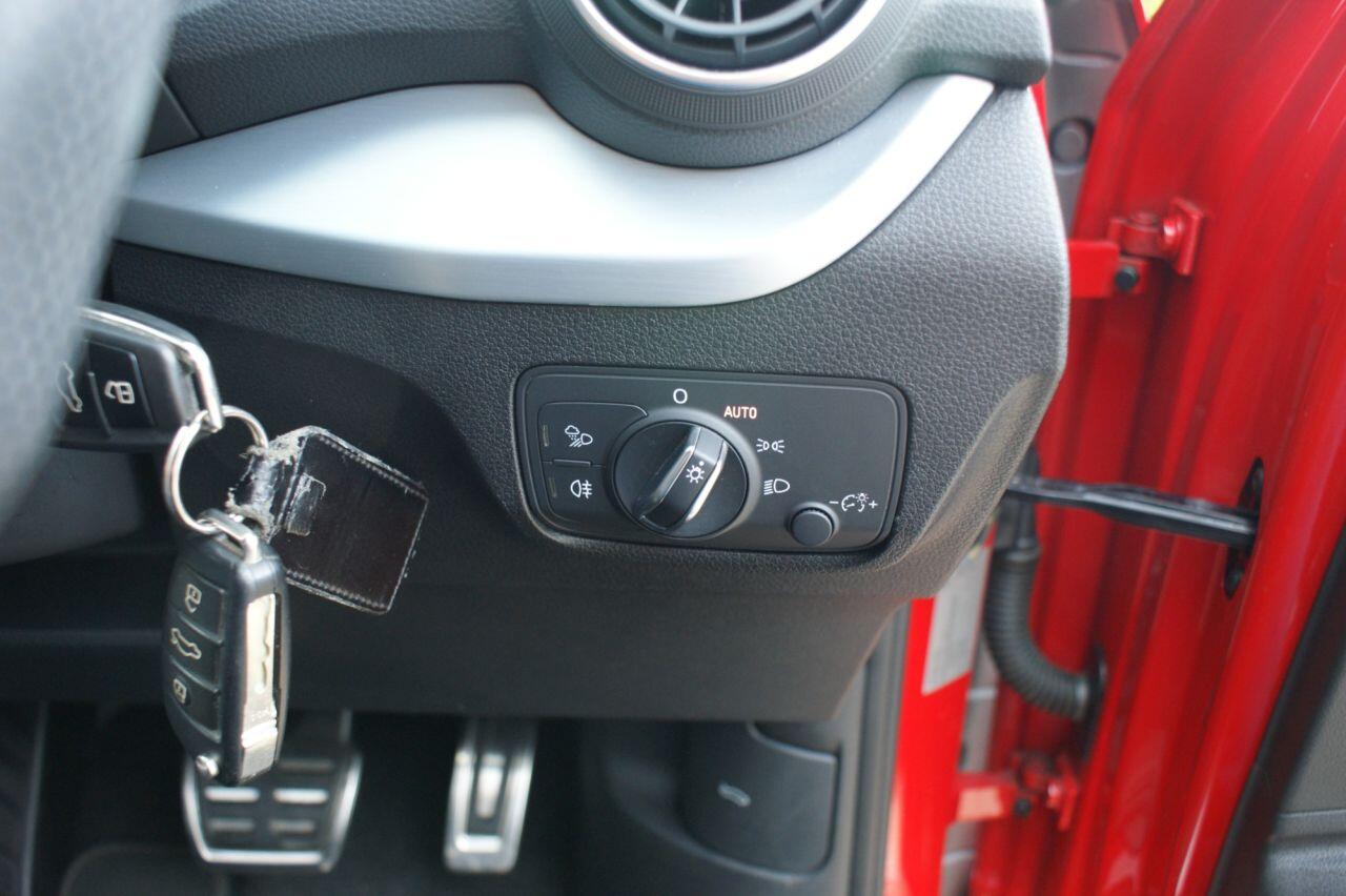Audi SQ2 view 45