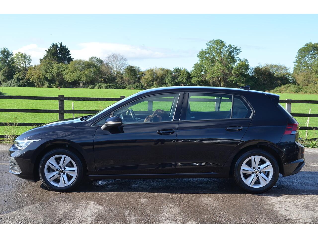 Volkswagen Golf view 6