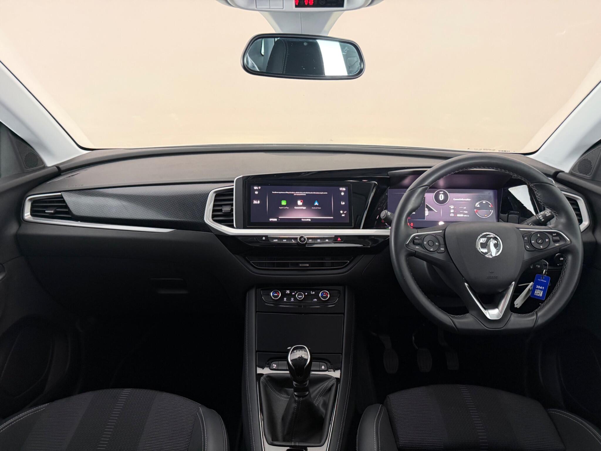 Vauxhall Grandland view 16