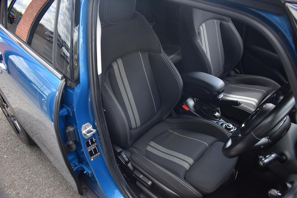 Mini Cooper view 28