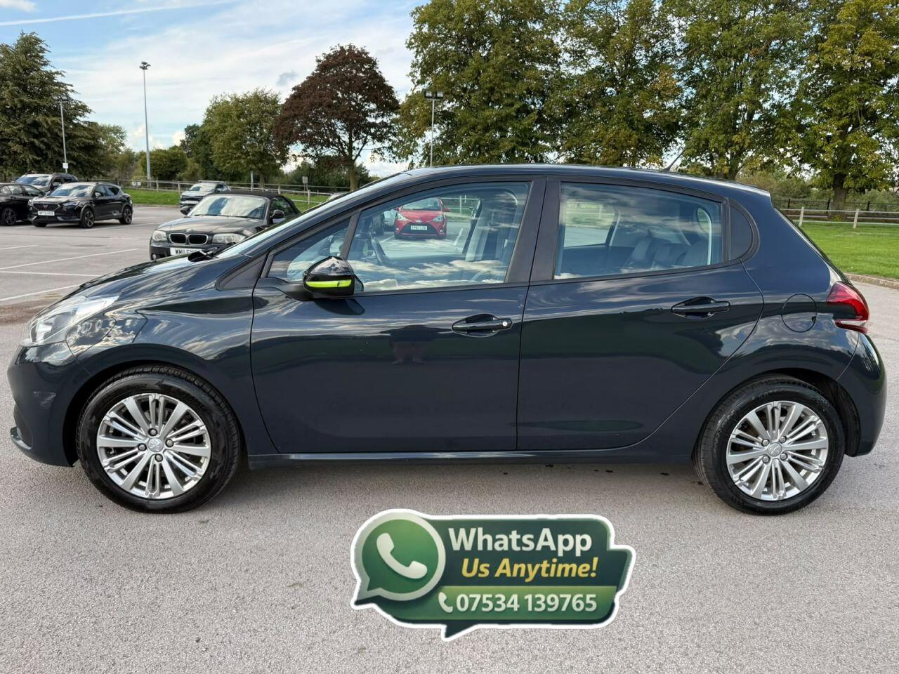Peugeot 208 view 2