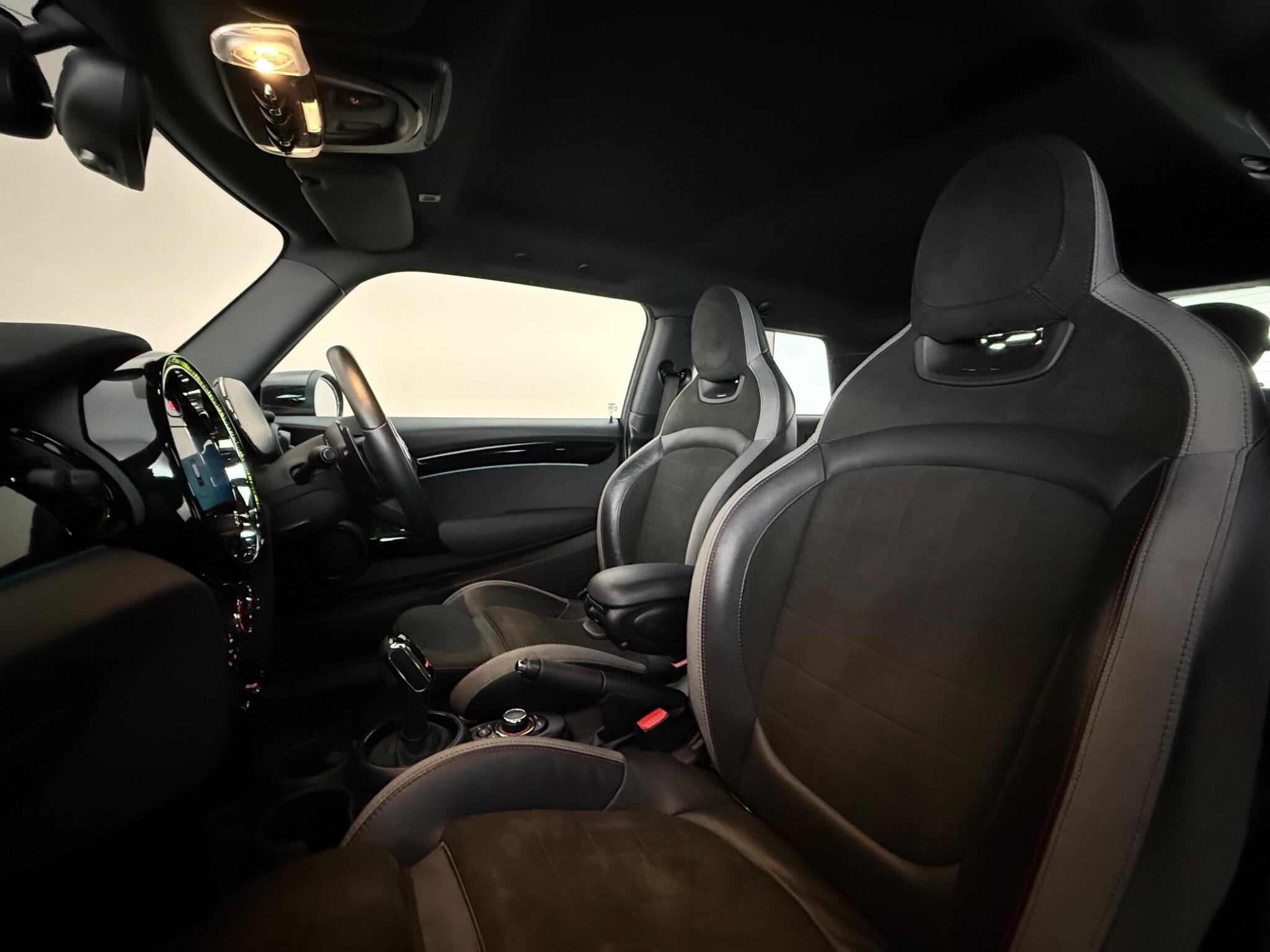 Mini Hatch view 15