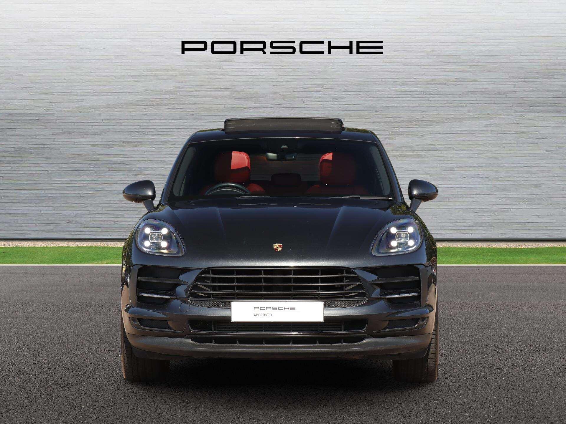 Porsche Macan view 8