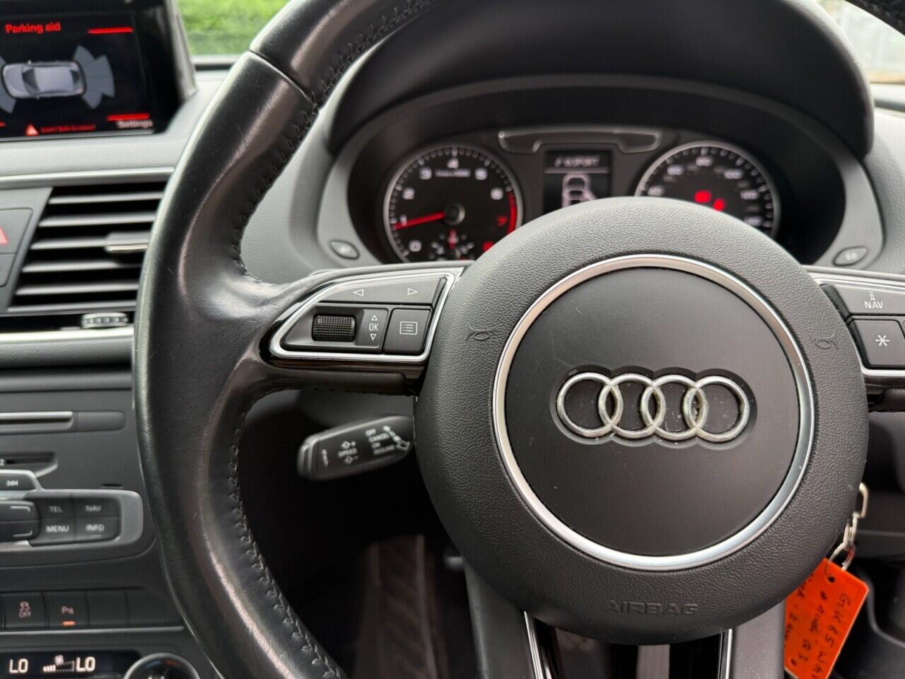 Audi Q3 view 20