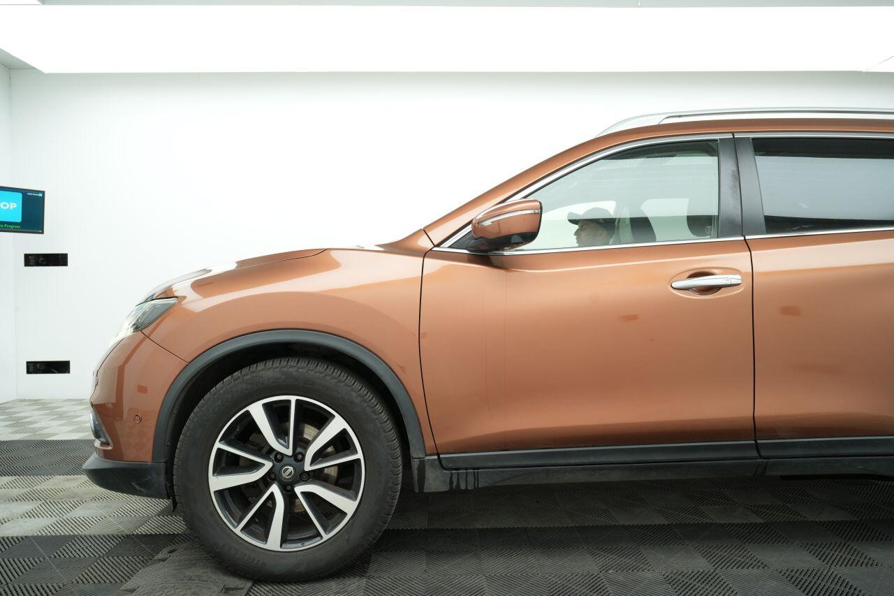 Nissan X-Trail view 4