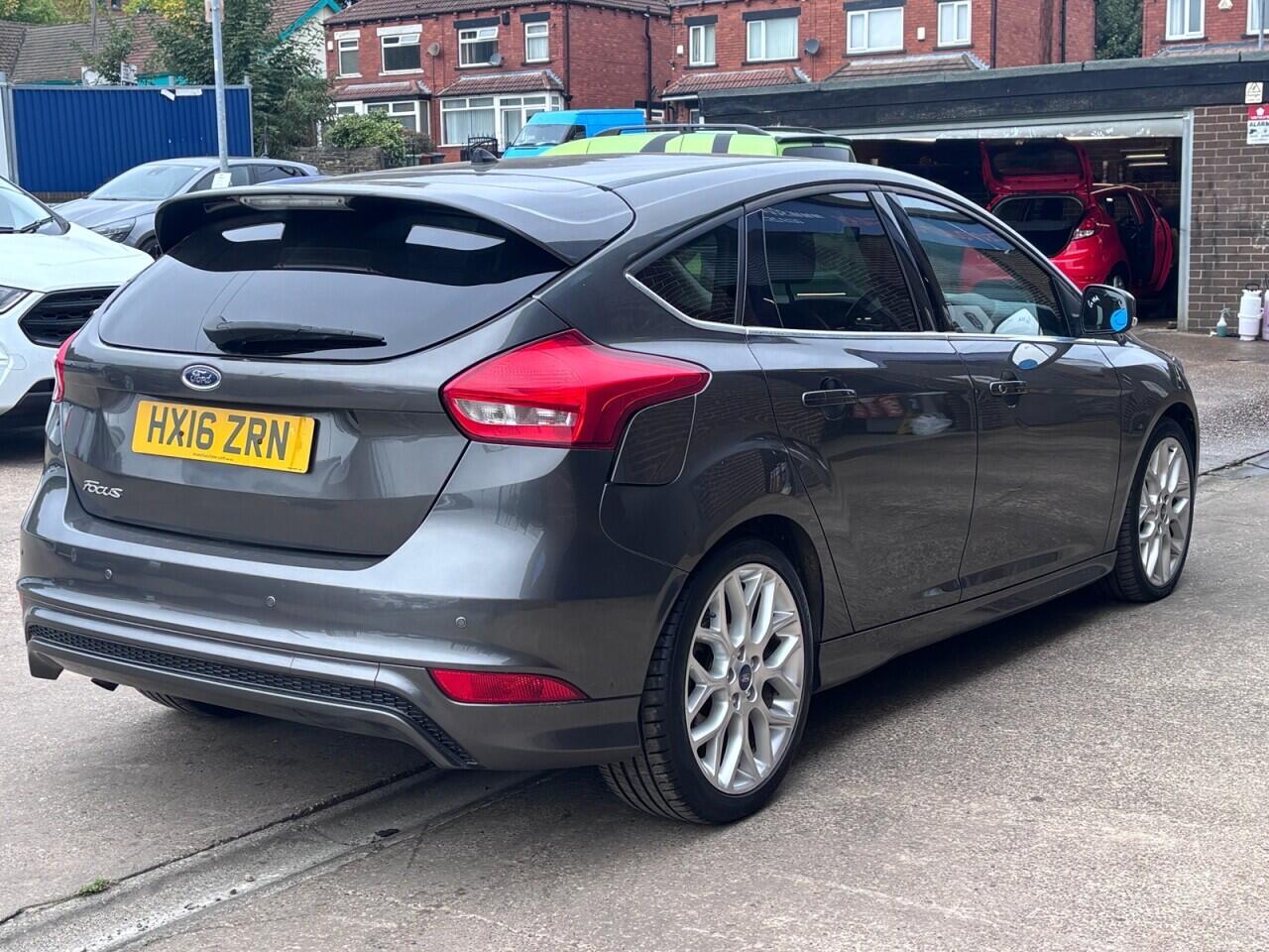 Ford Focus view 7