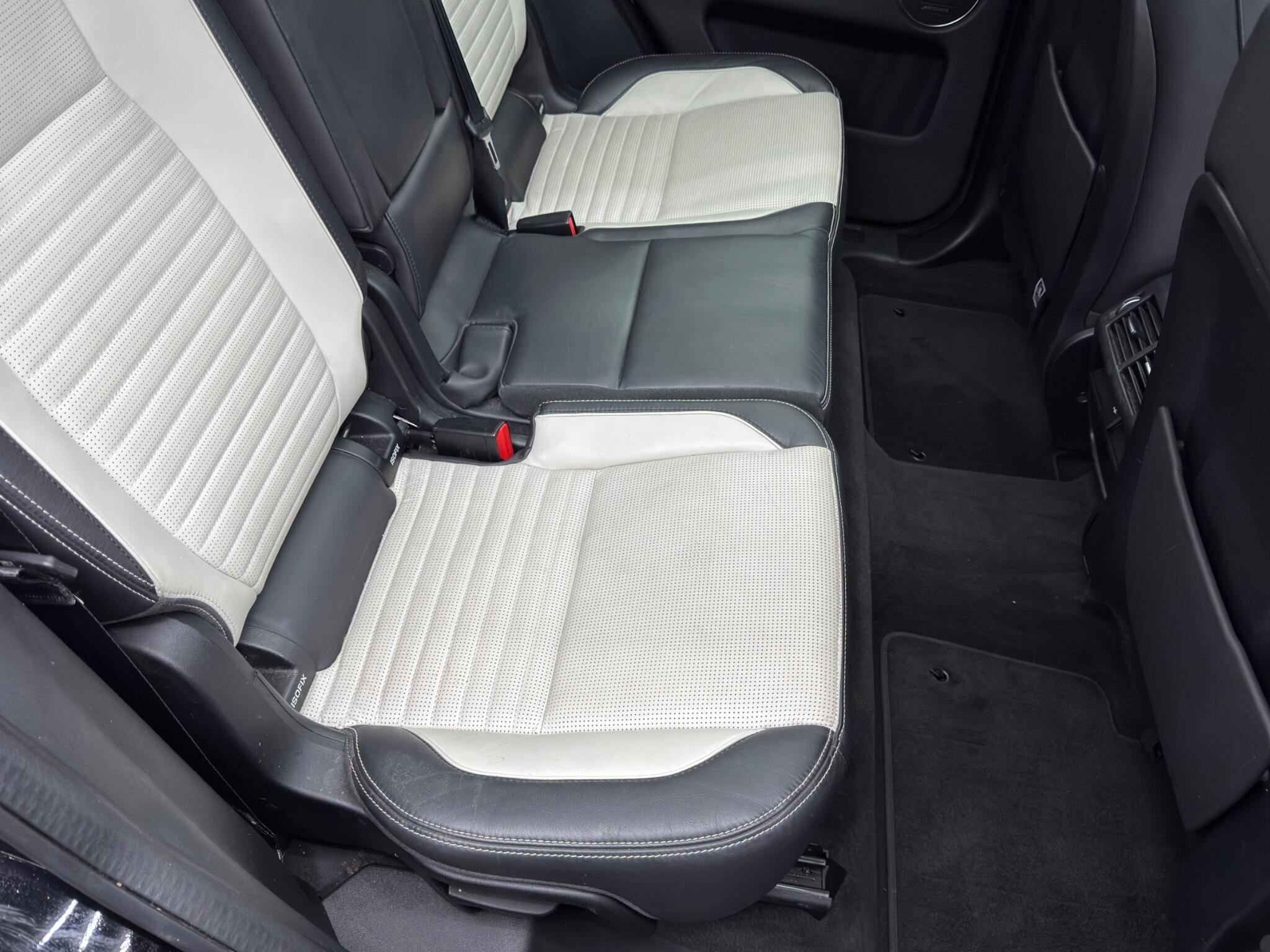 Land Rover Discovery Sport view 15