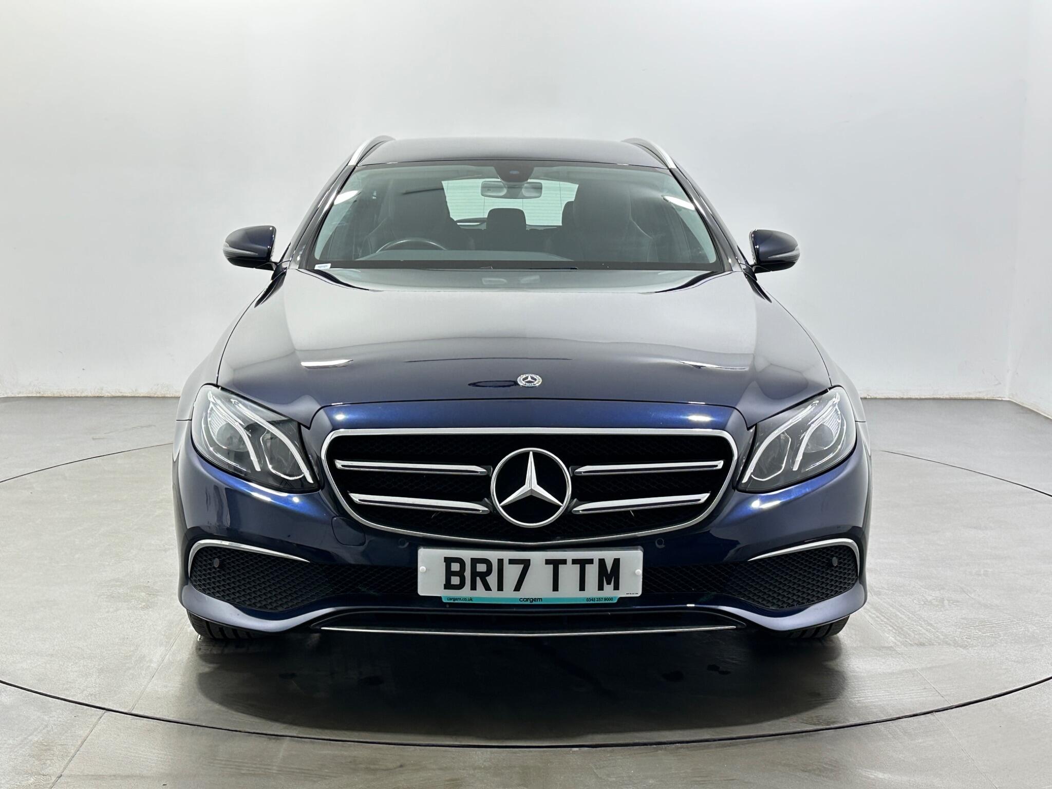 Mercedes-Benz E-Class view 3