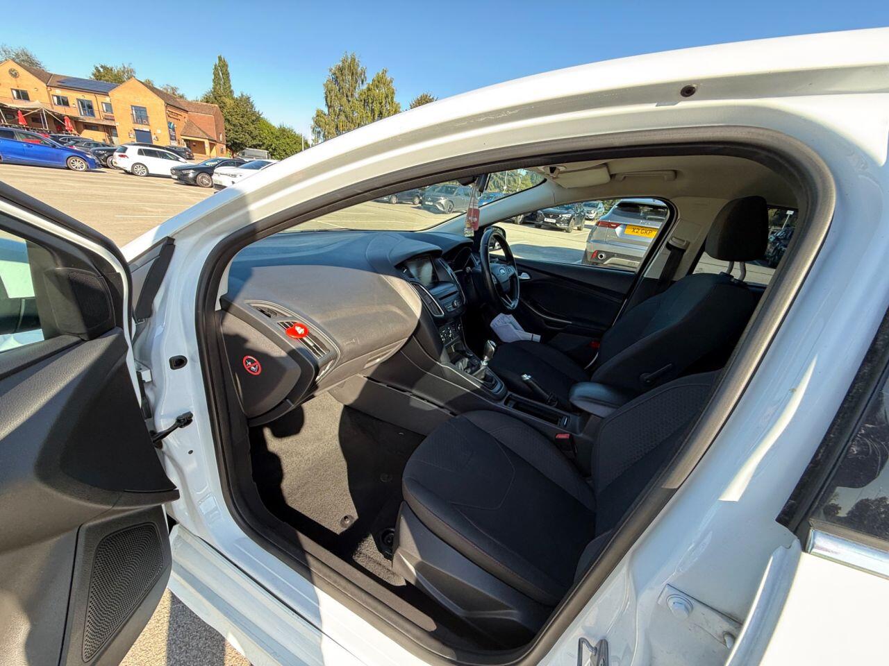 Ford Focus view 52